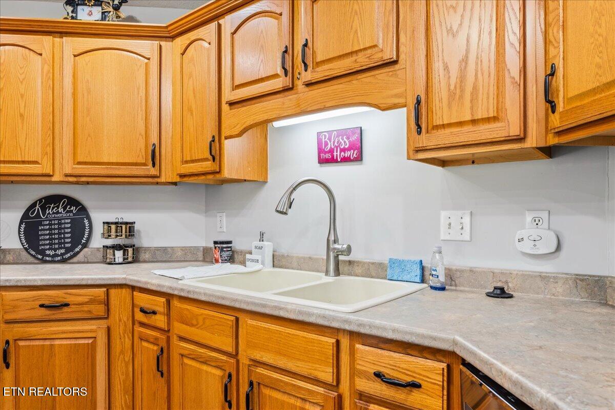 116 Colonial Heights, LaFollette