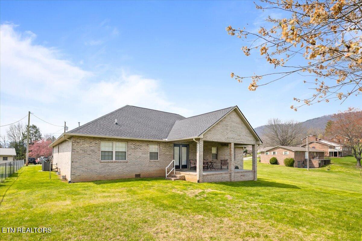 116 Colonial Heights, LaFollette
