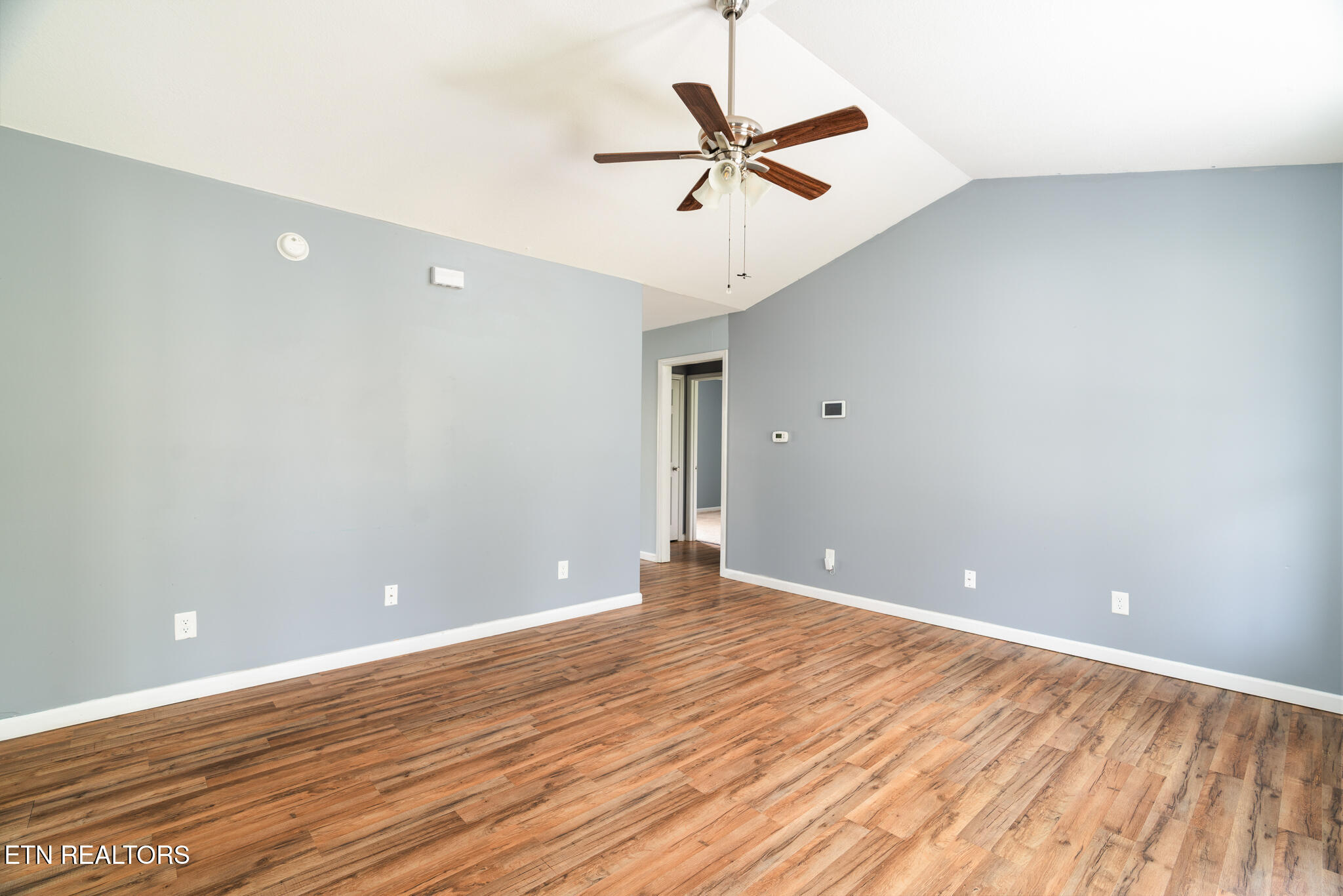 109 Miles Lane, LaFollette