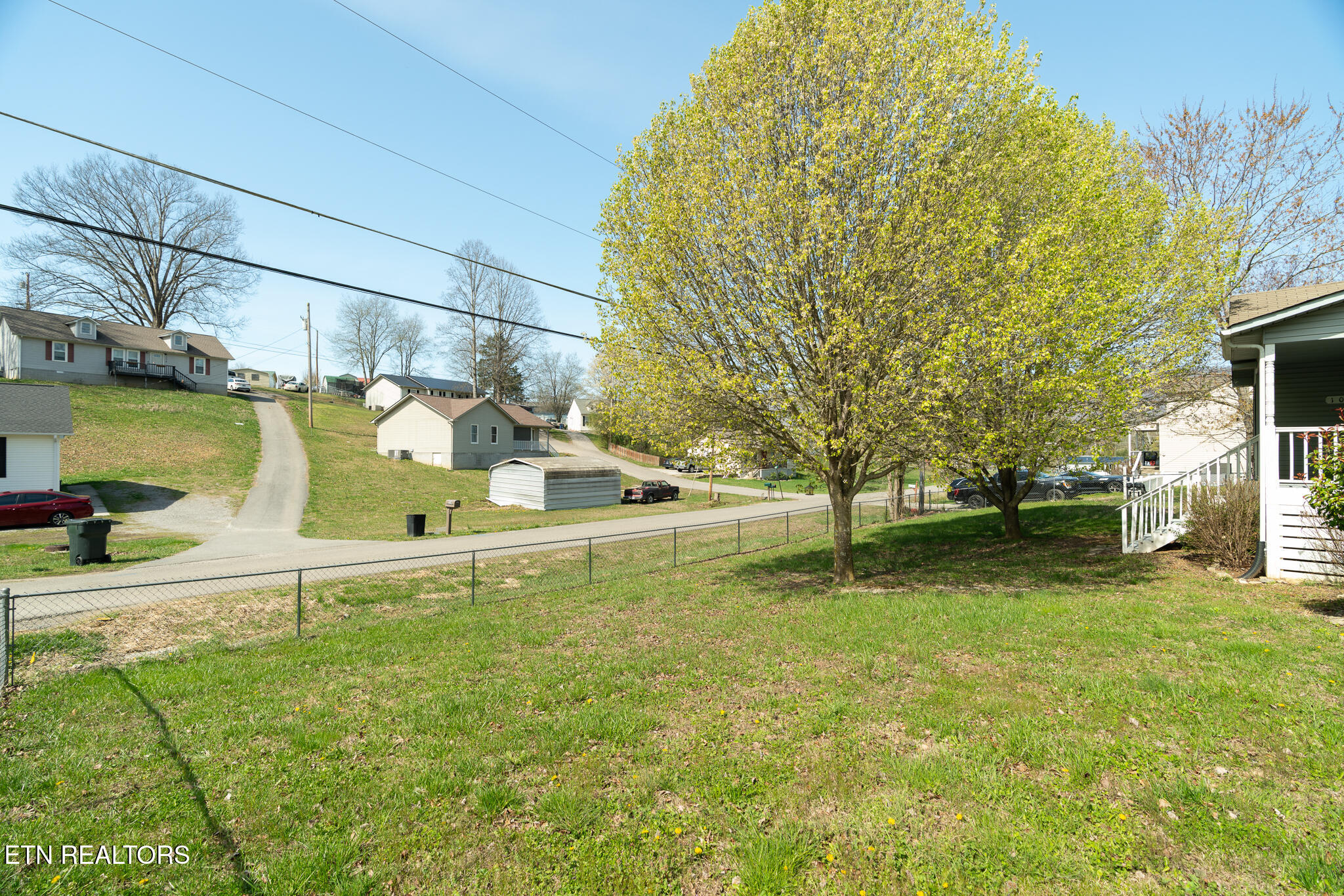 109 Miles Lane, LaFollette