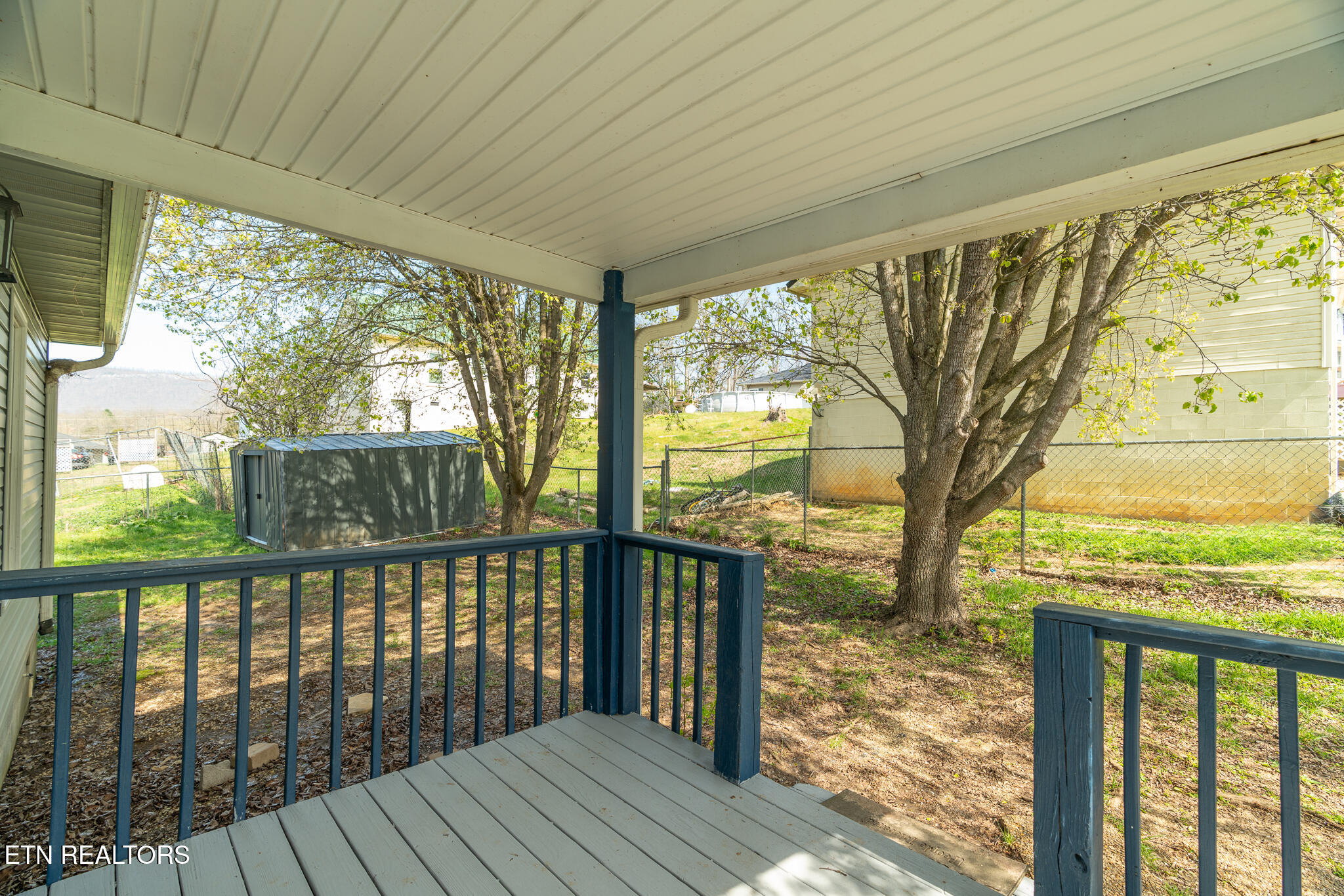 109 Miles Lane, LaFollette