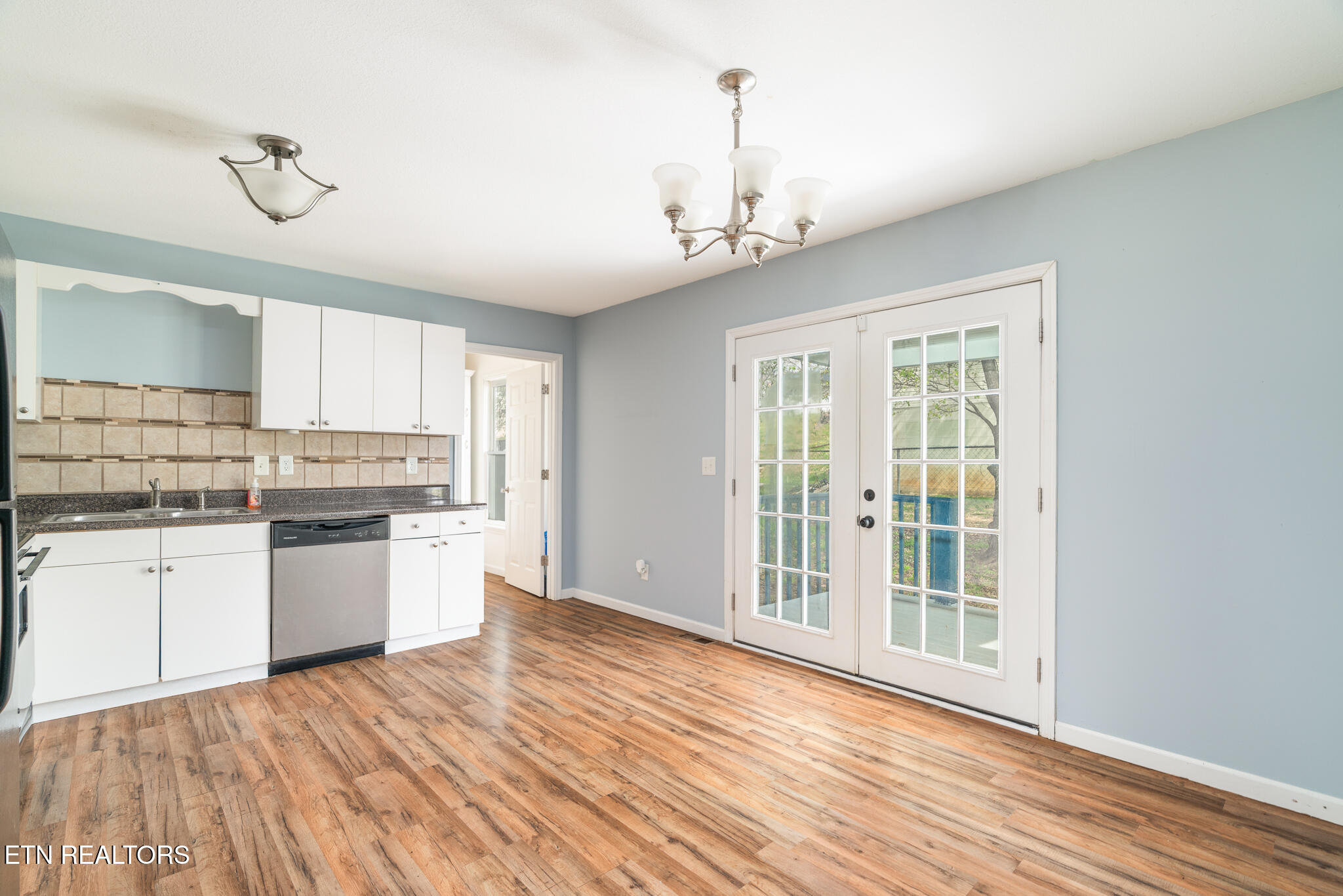 109 Miles Lane, LaFollette