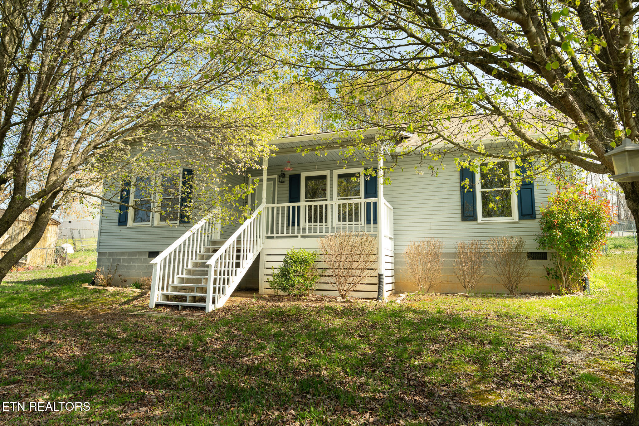 109 Miles Lane, LaFollette