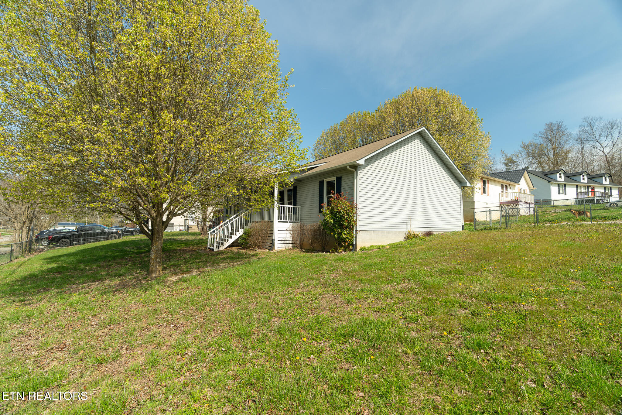 109 Miles Lane, LaFollette