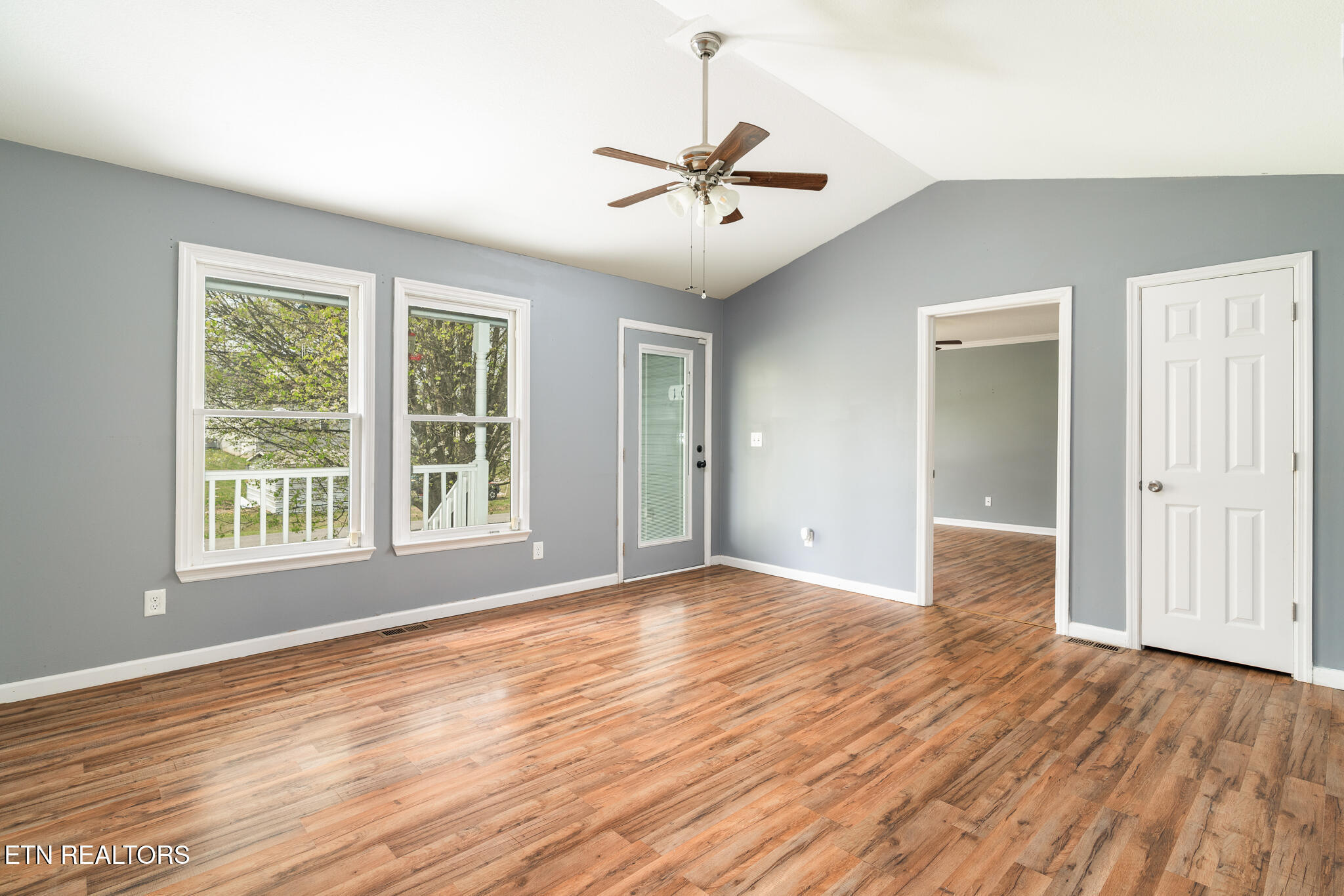 109 Miles Lane, LaFollette