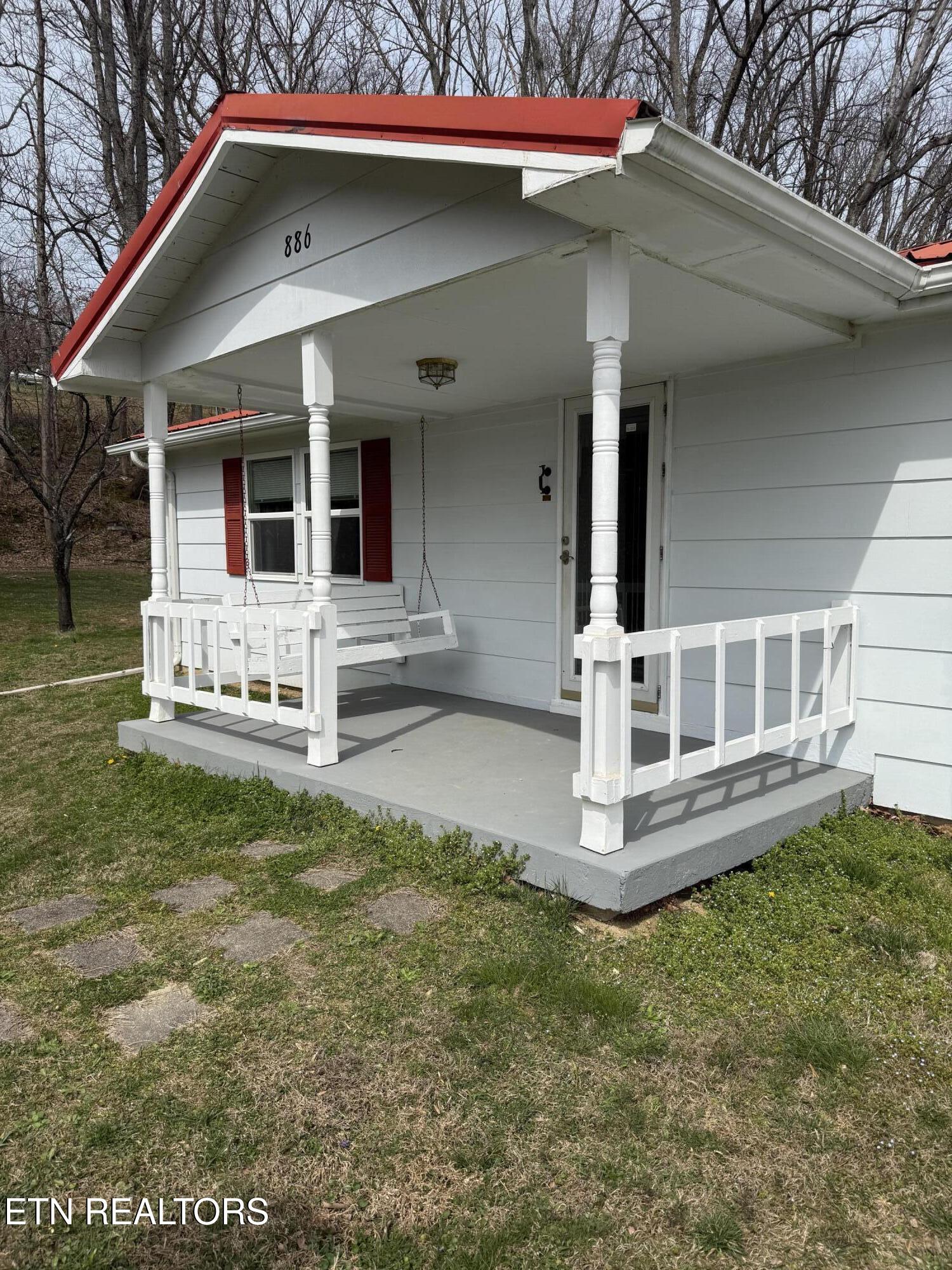 886 Mountain Rd