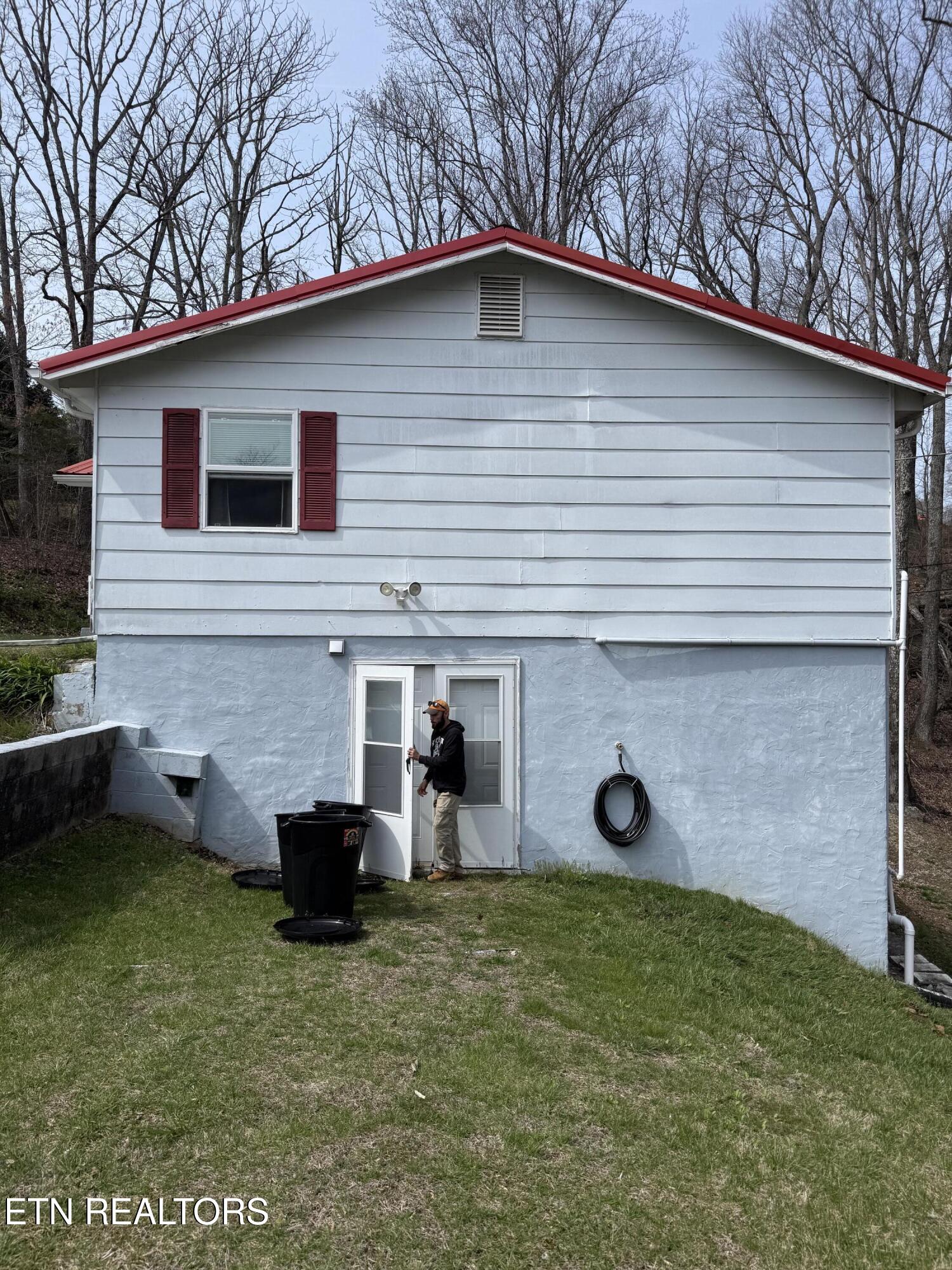 886 Mountain Rd