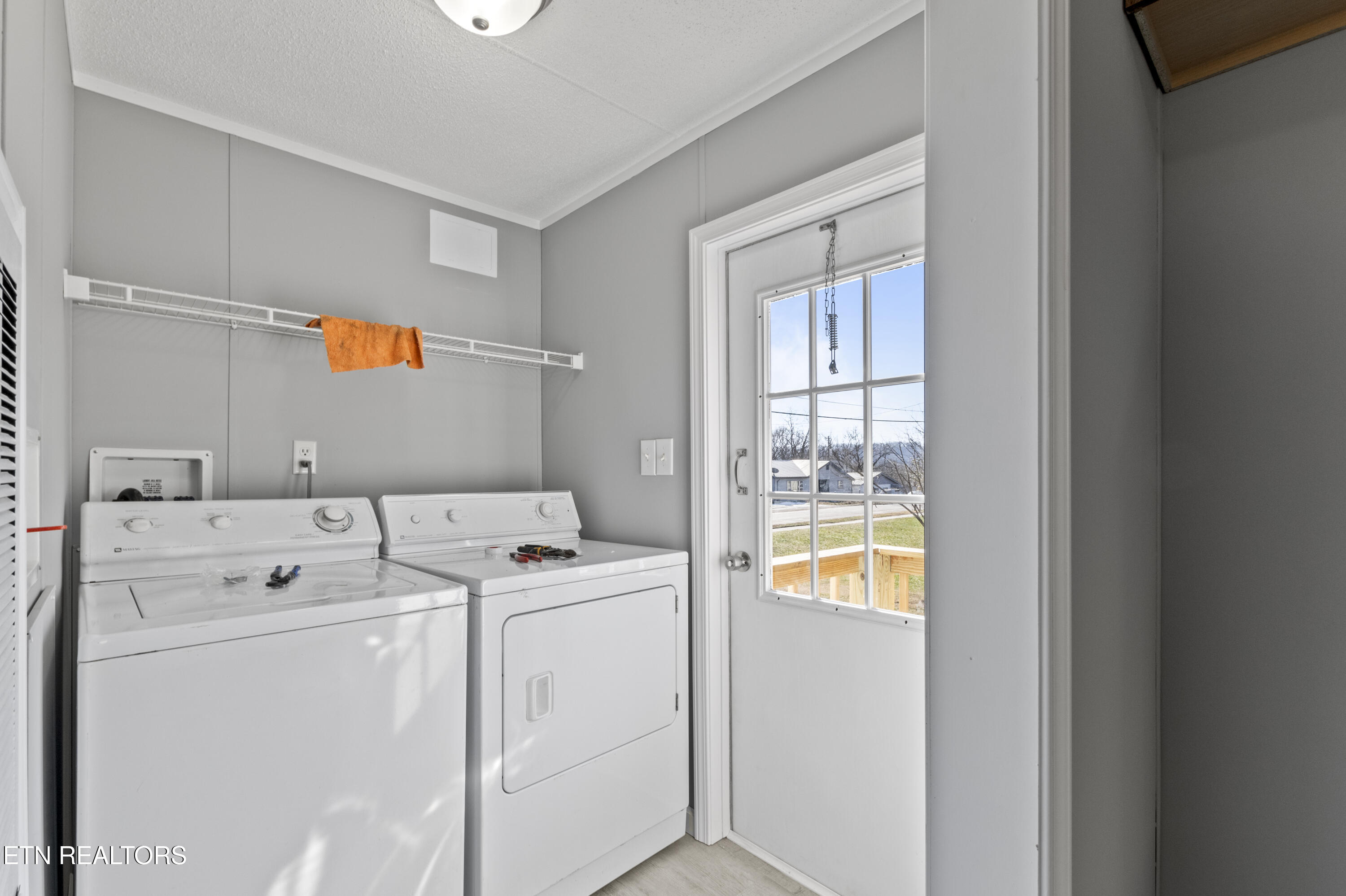 715 E Beech St, LaFollette