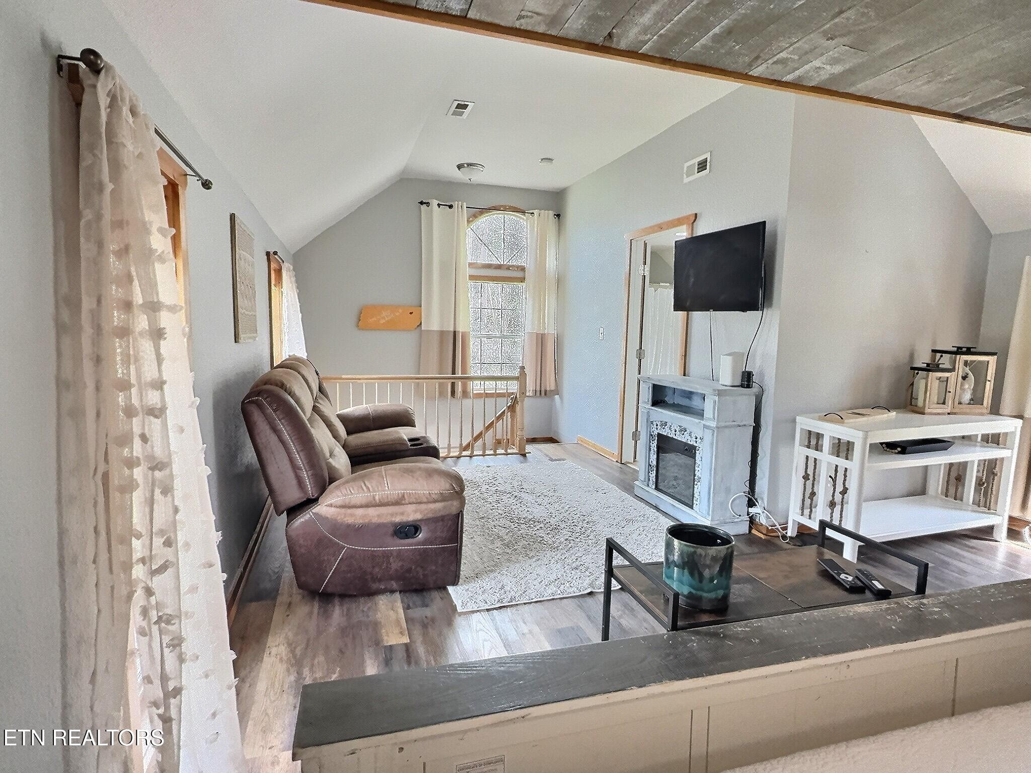 517 Easter Lane, LaFollette