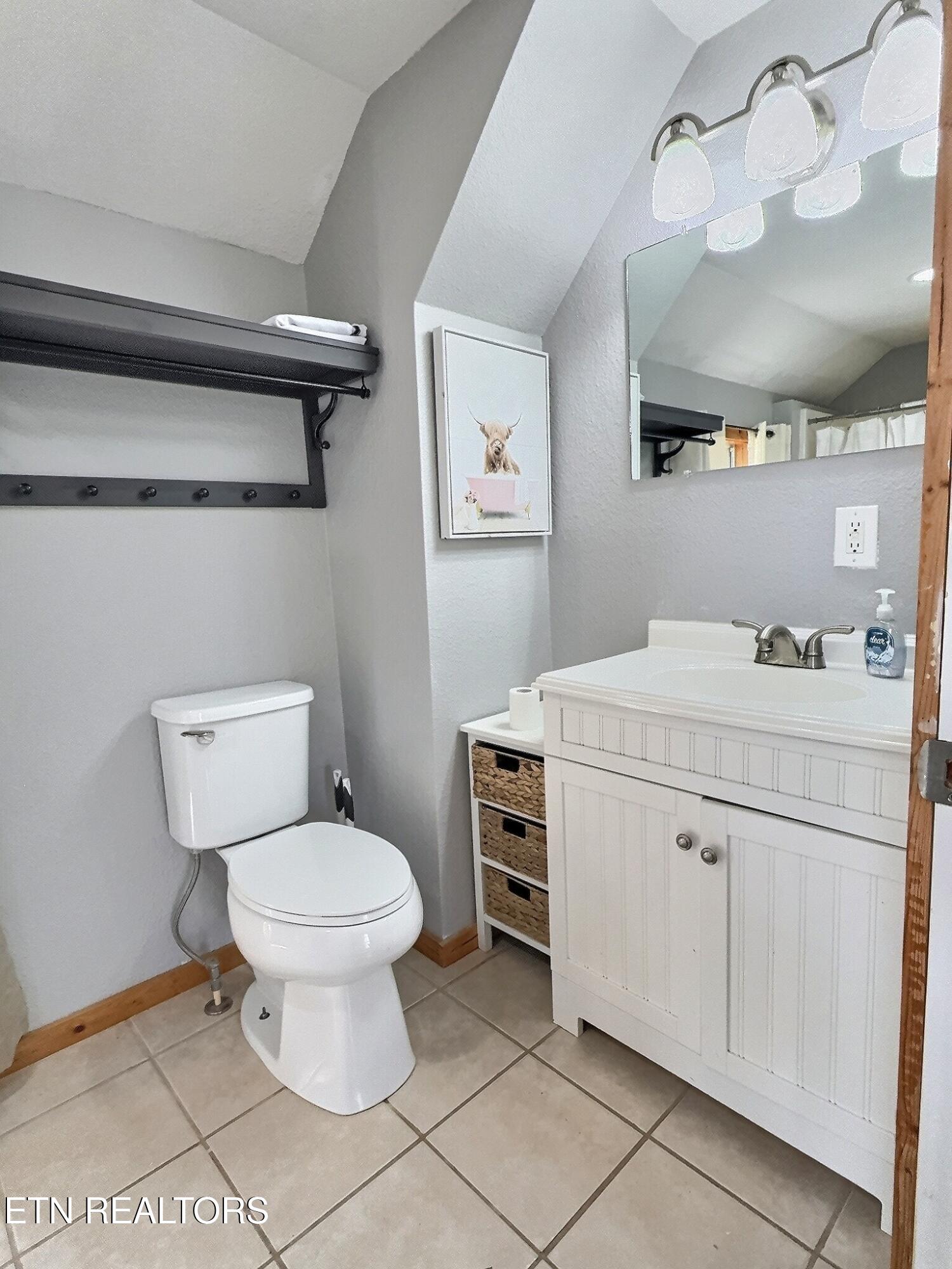 517 Easter Lane, LaFollette