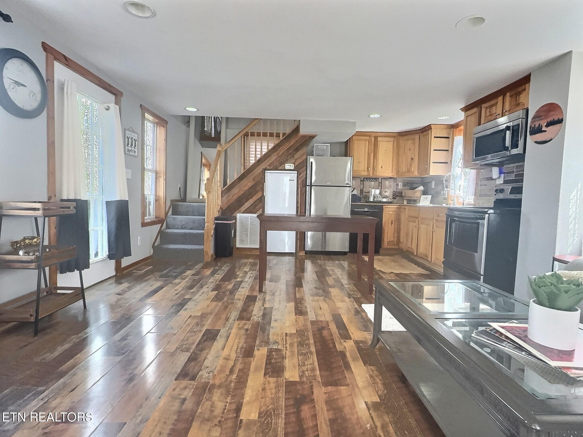 517 Easter Lane, LaFollette