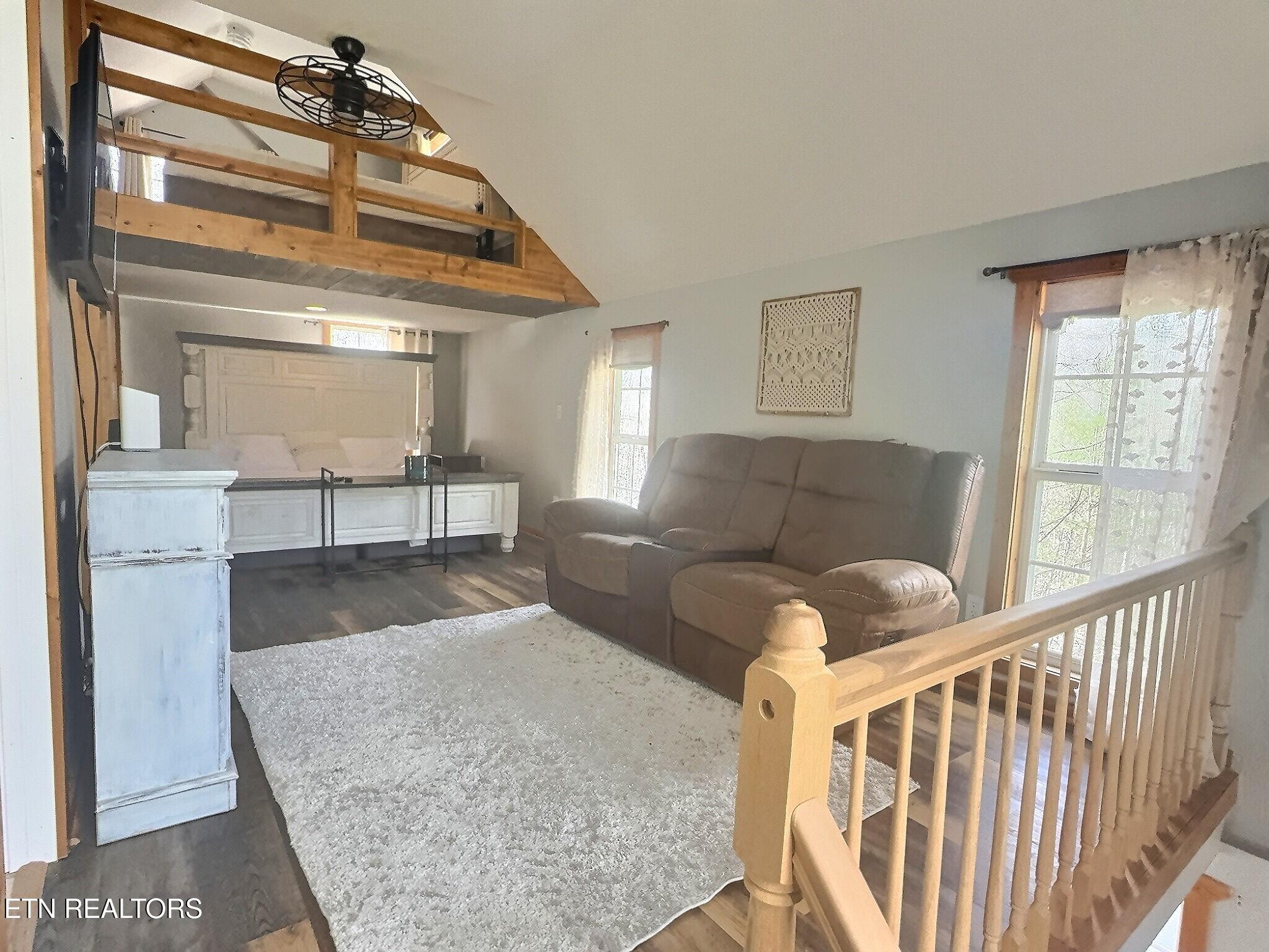 517 Easter Lane, LaFollette