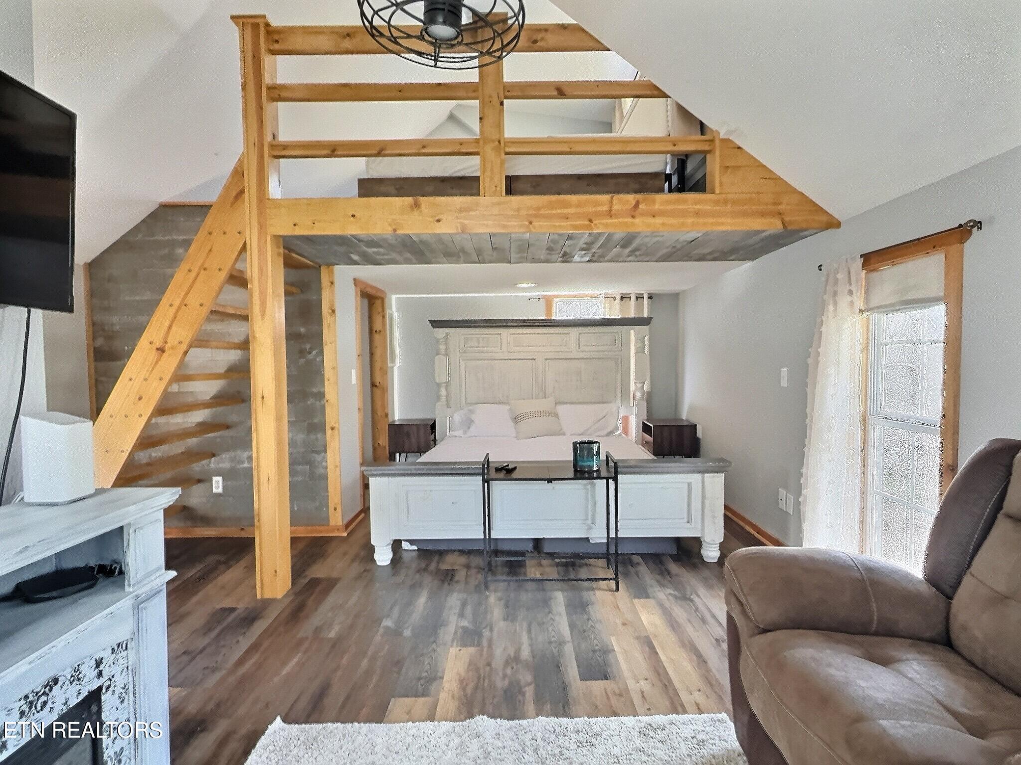 517 Easter Lane, LaFollette