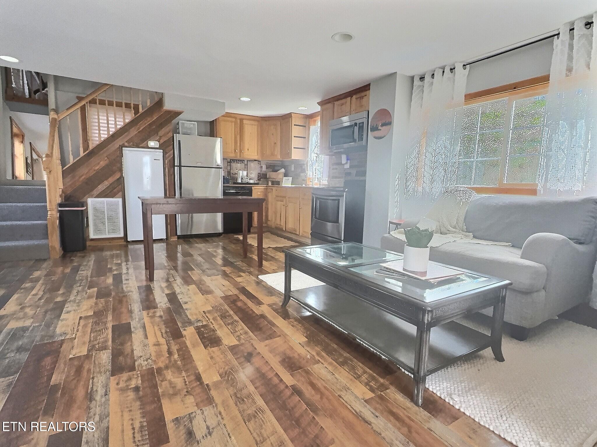 517 Easter Lane, LaFollette