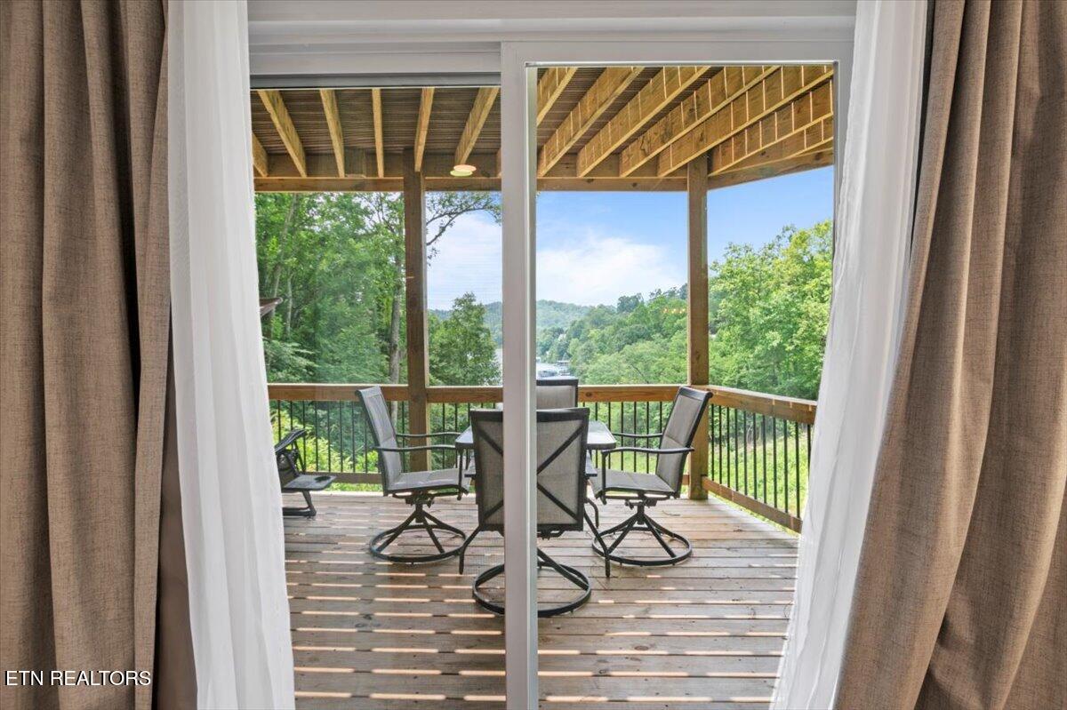 824 Deerfield Way, LaFollette