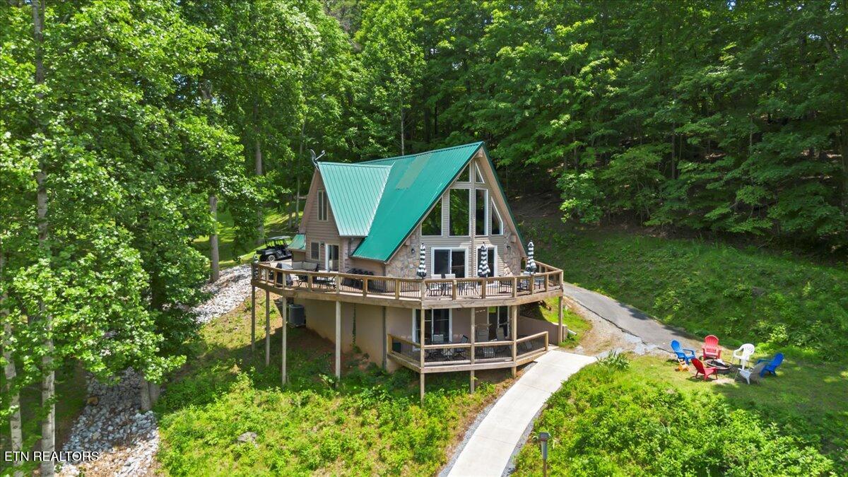 824 Deerfield Way, LaFollette