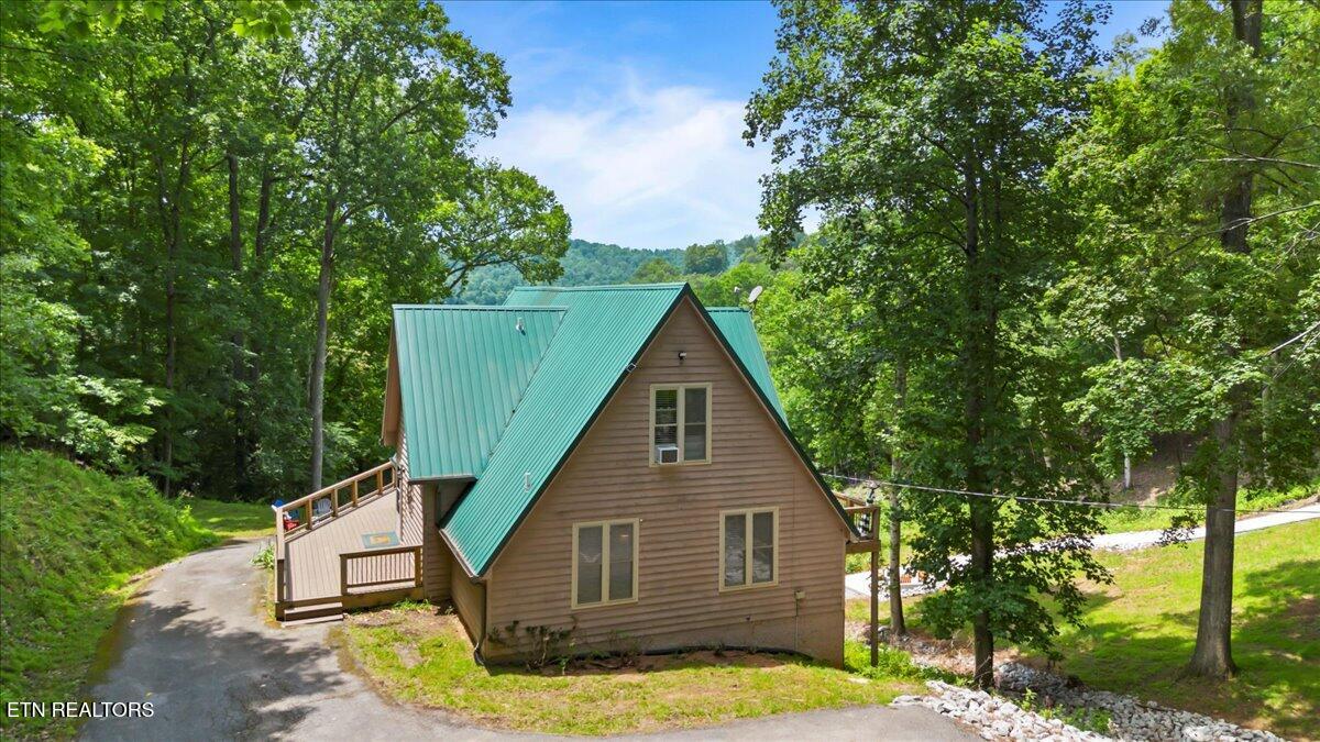 824 Deerfield Way, LaFollette
