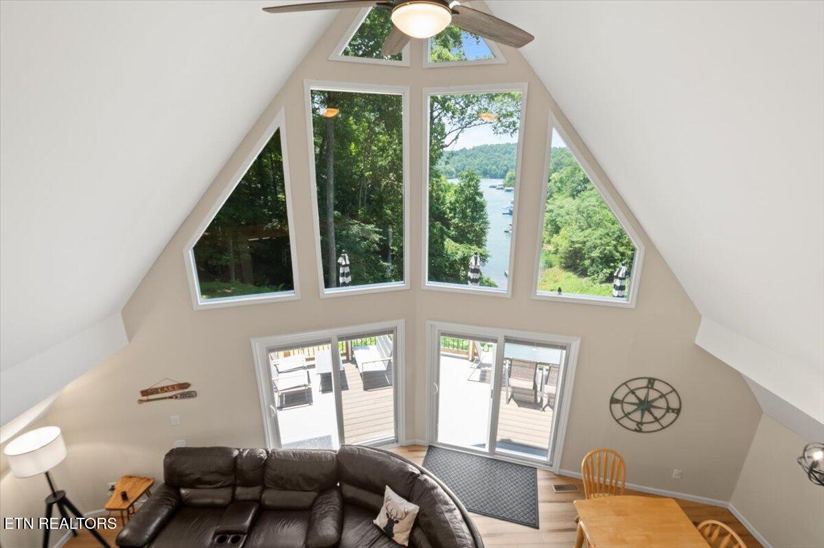 824 Deerfield Way, LaFollette