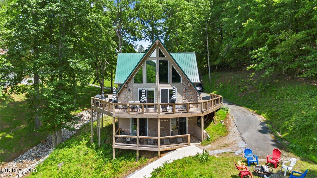 824 Deerfield Way, LaFollette
