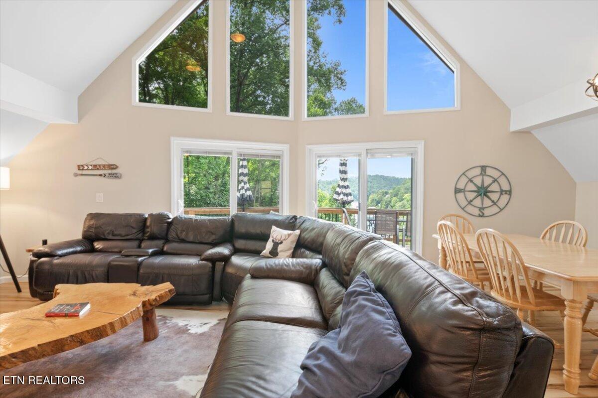 824 Deerfield Way, LaFollette