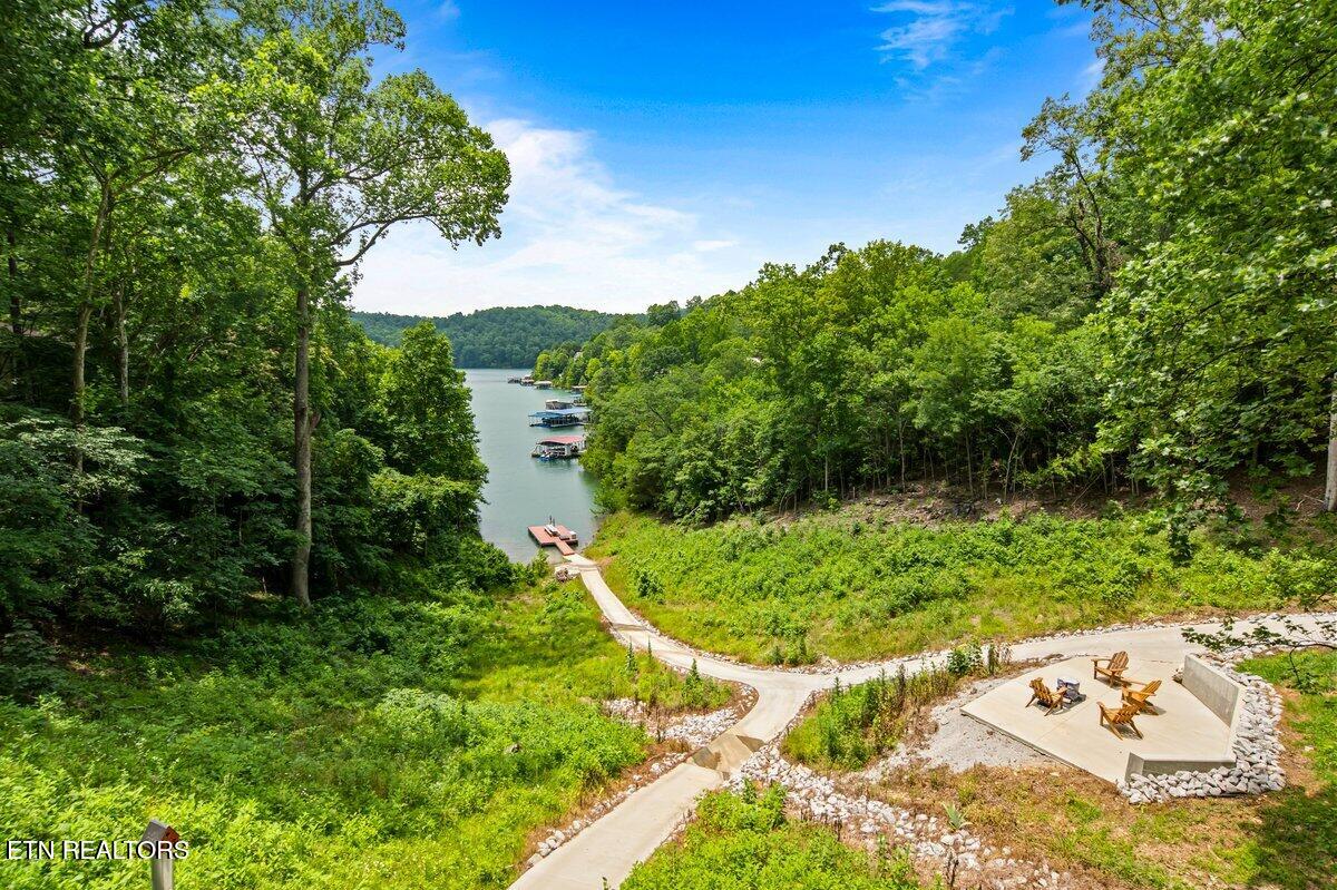 824 Deerfield Way, LaFollette
