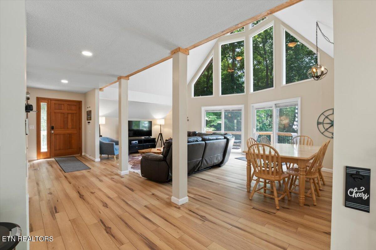 824 Deerfield Way, LaFollette