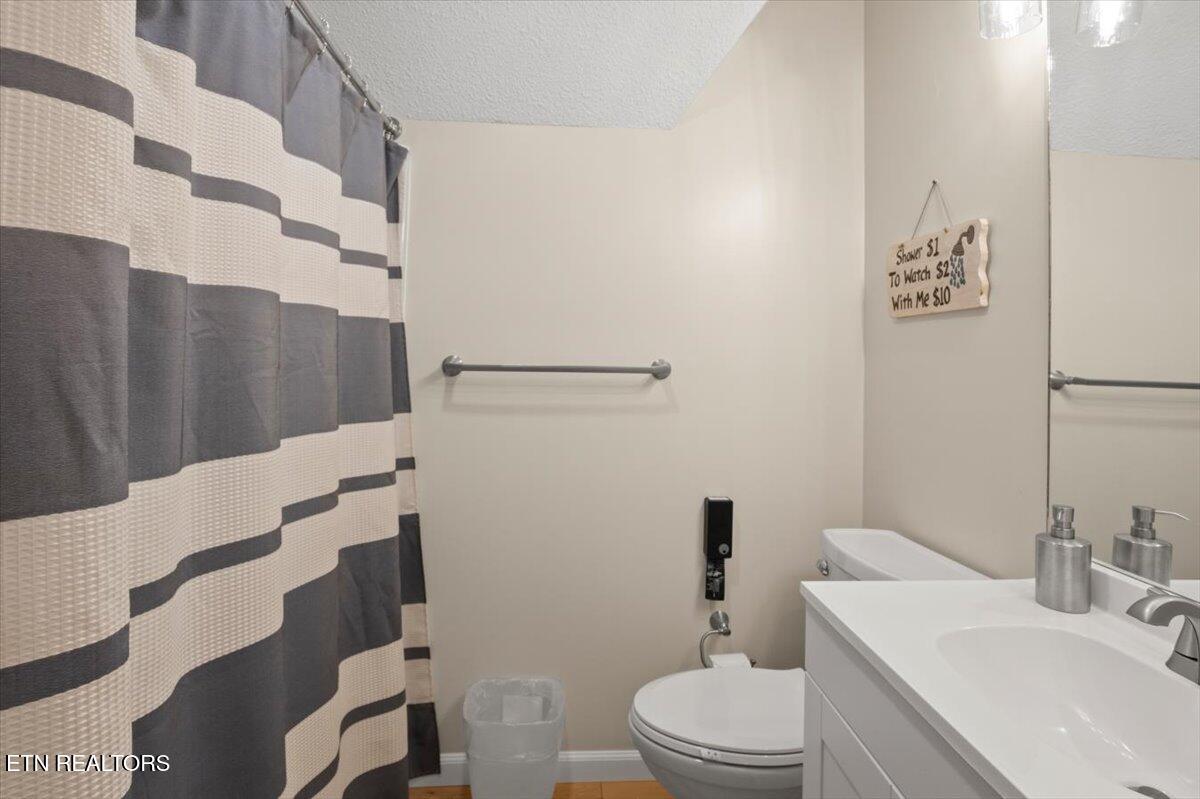 824 Deerfield Way, LaFollette