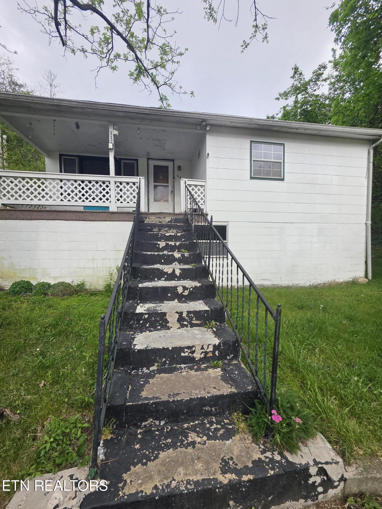 112 Cemetery Rd