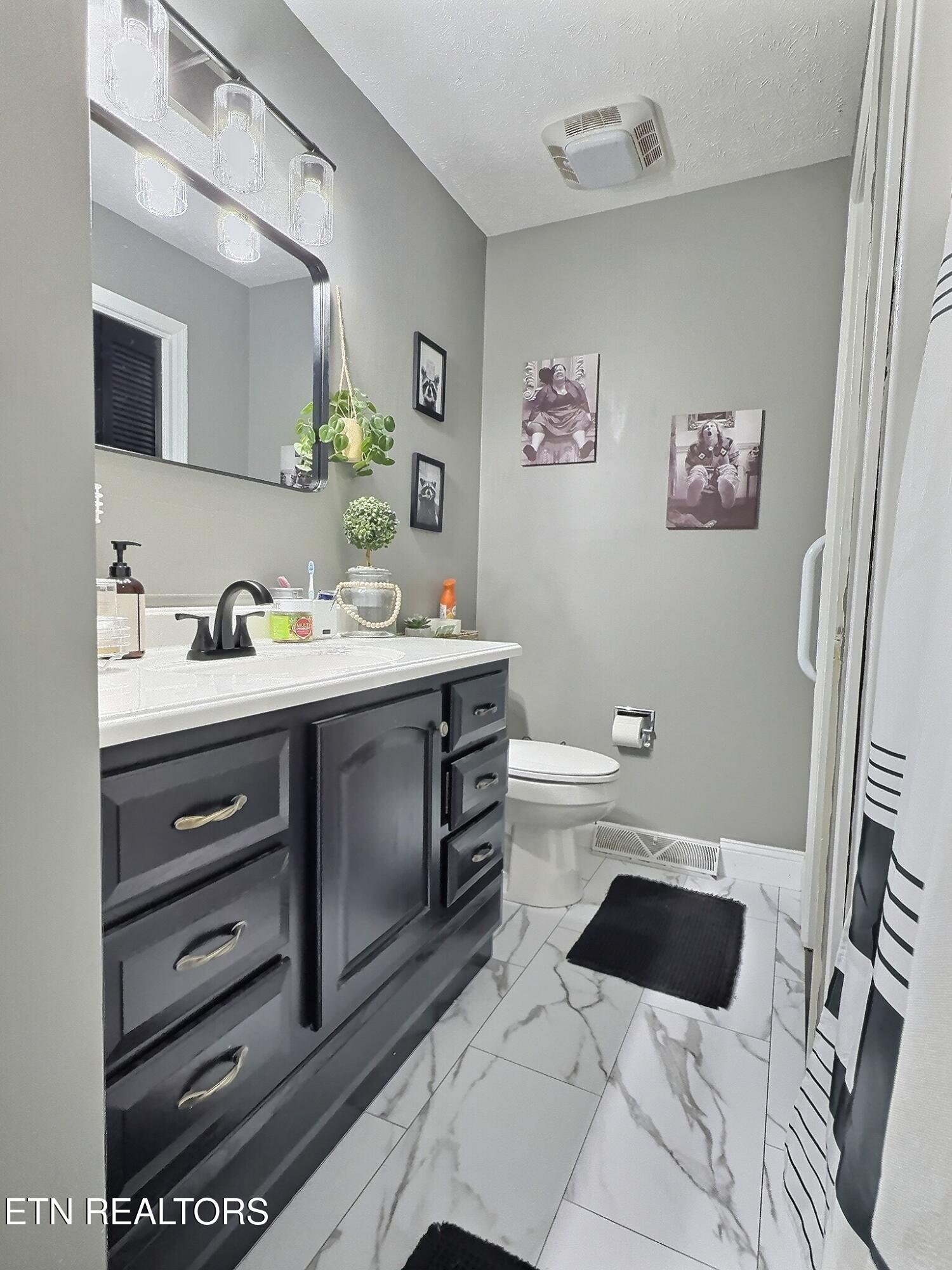 111 W Fir St, LaFollette