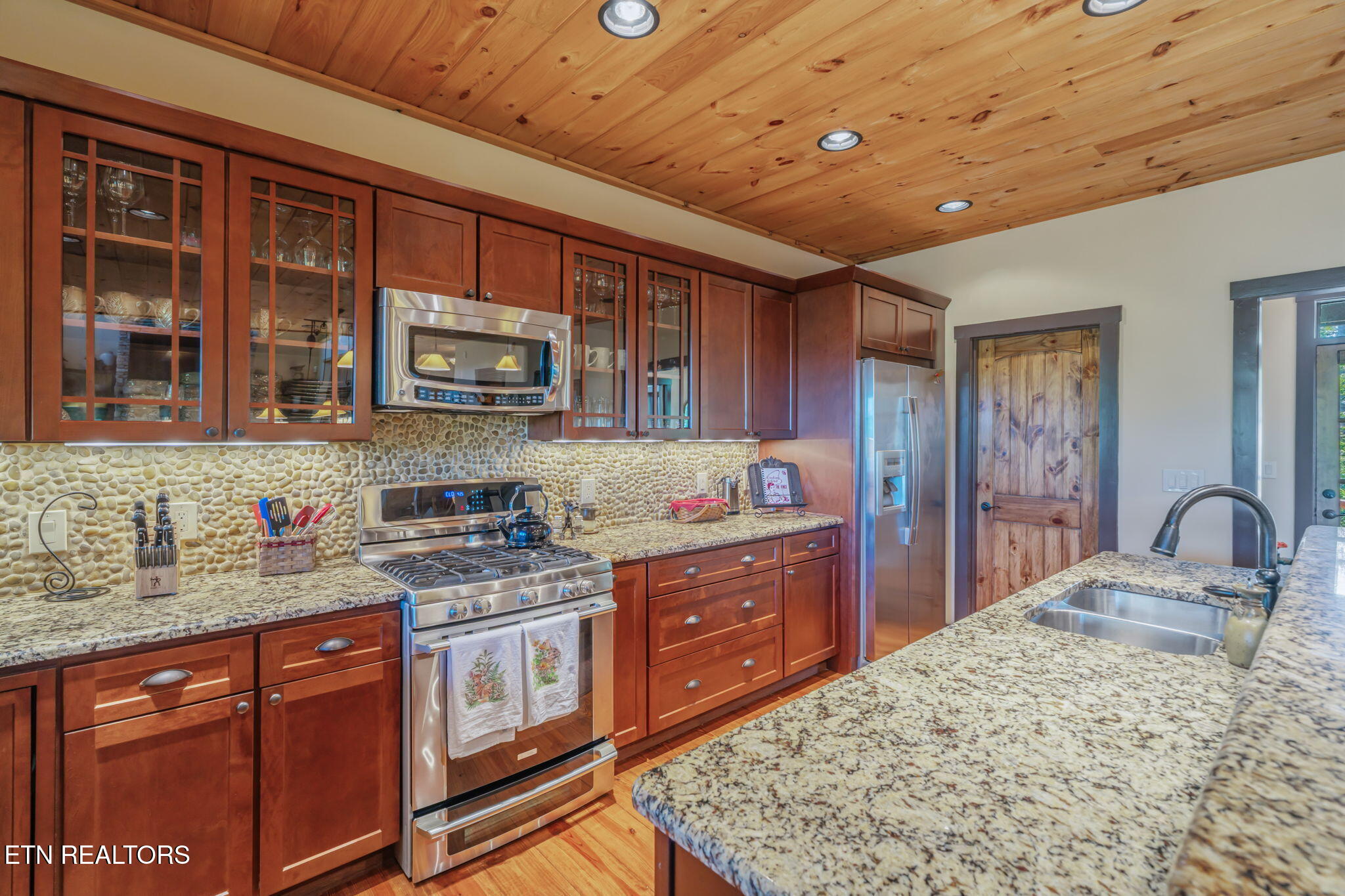 305 Foxwood Drive