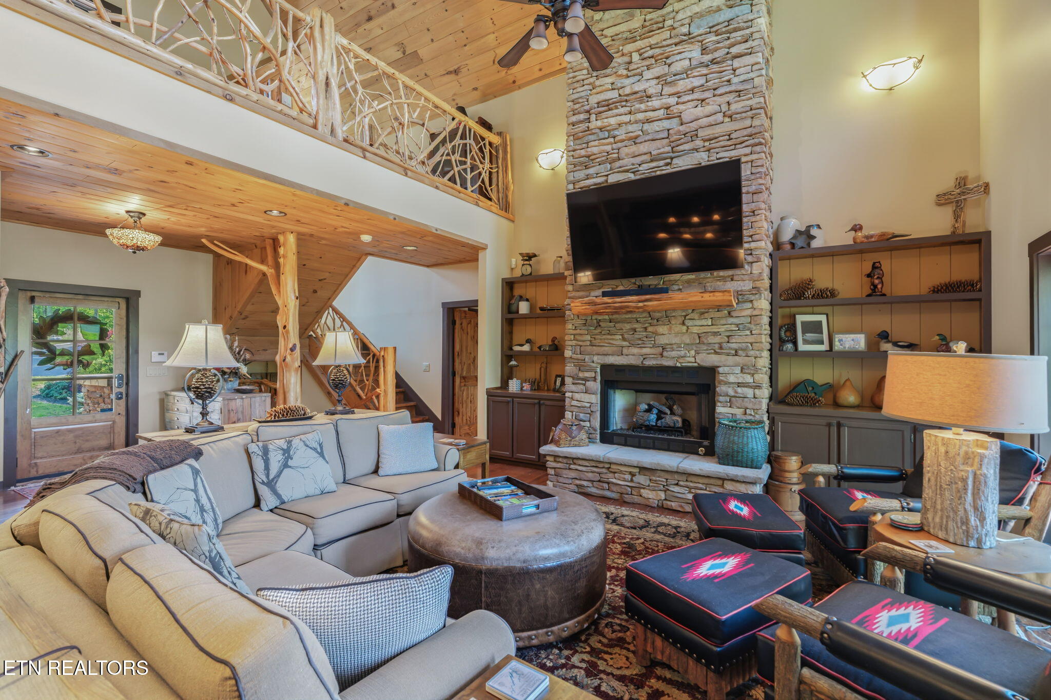 305 Foxwood Drive