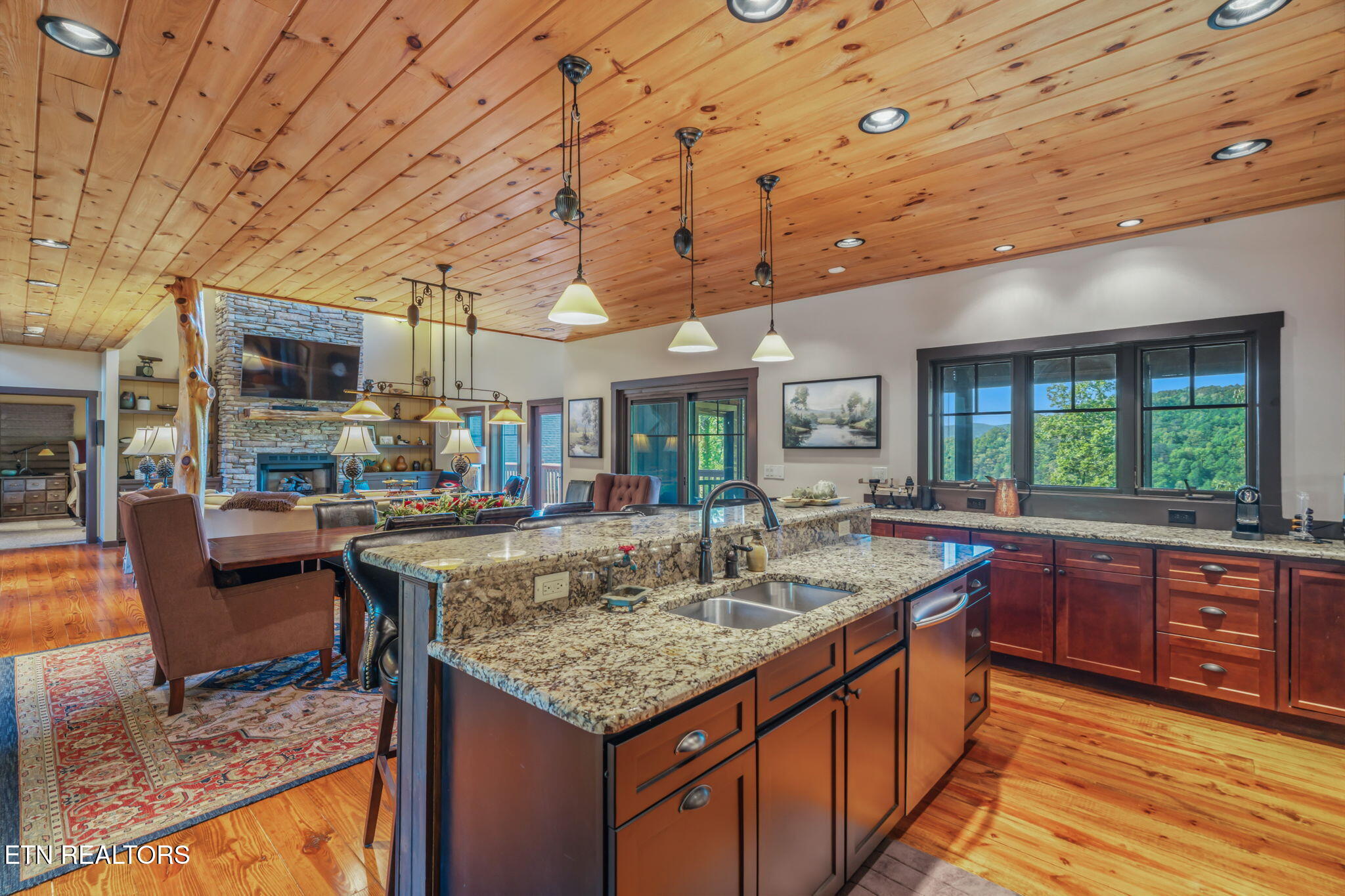 305 Foxwood Drive