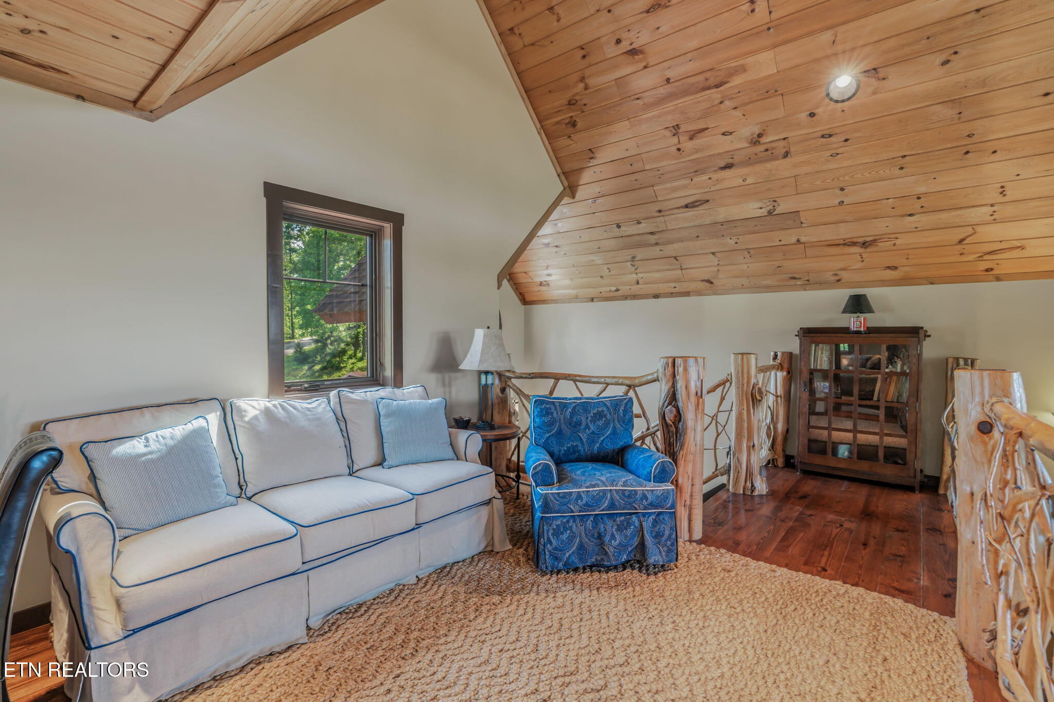 305 Foxwood Drive
