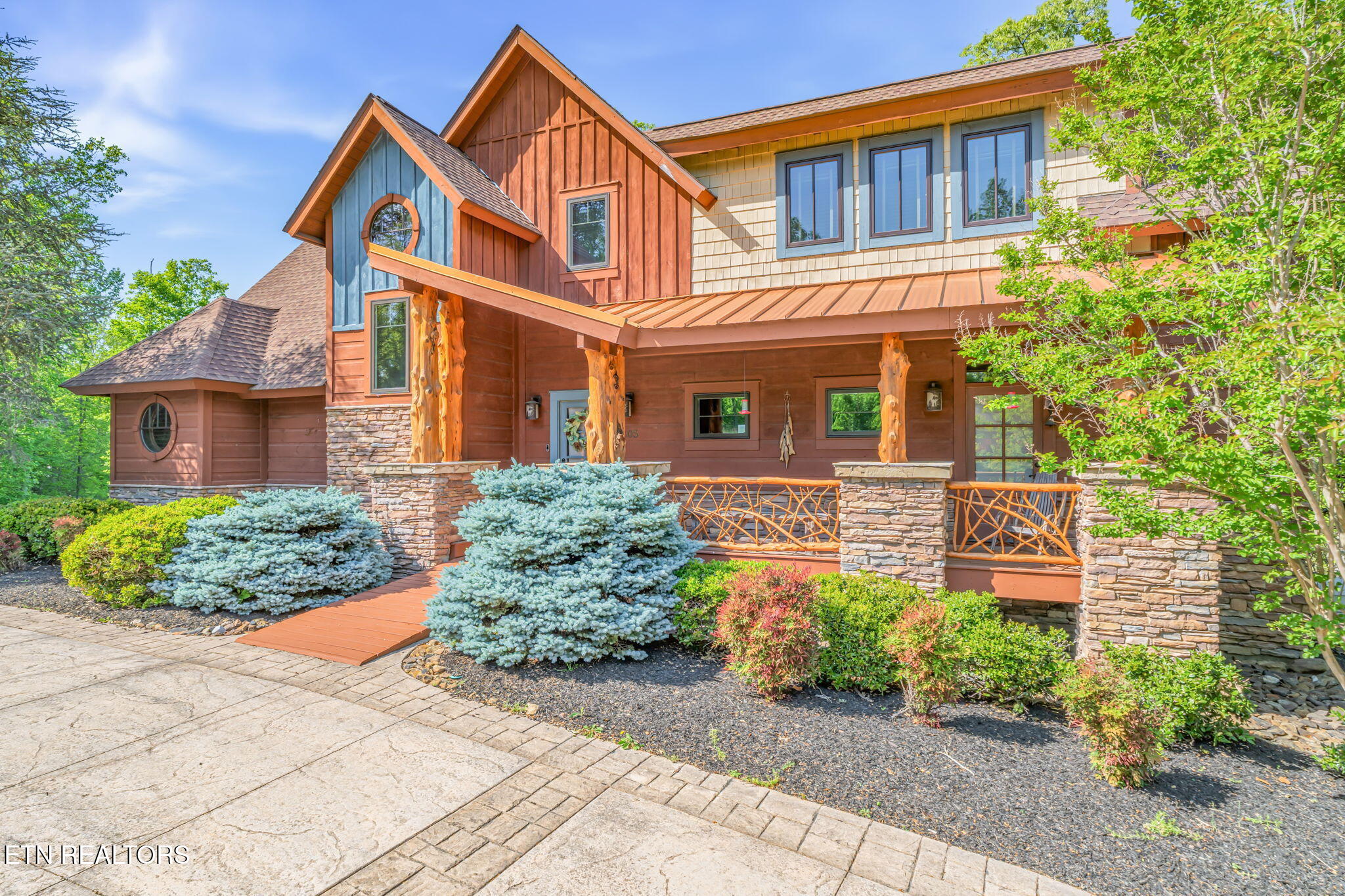 305 Foxwood Drive