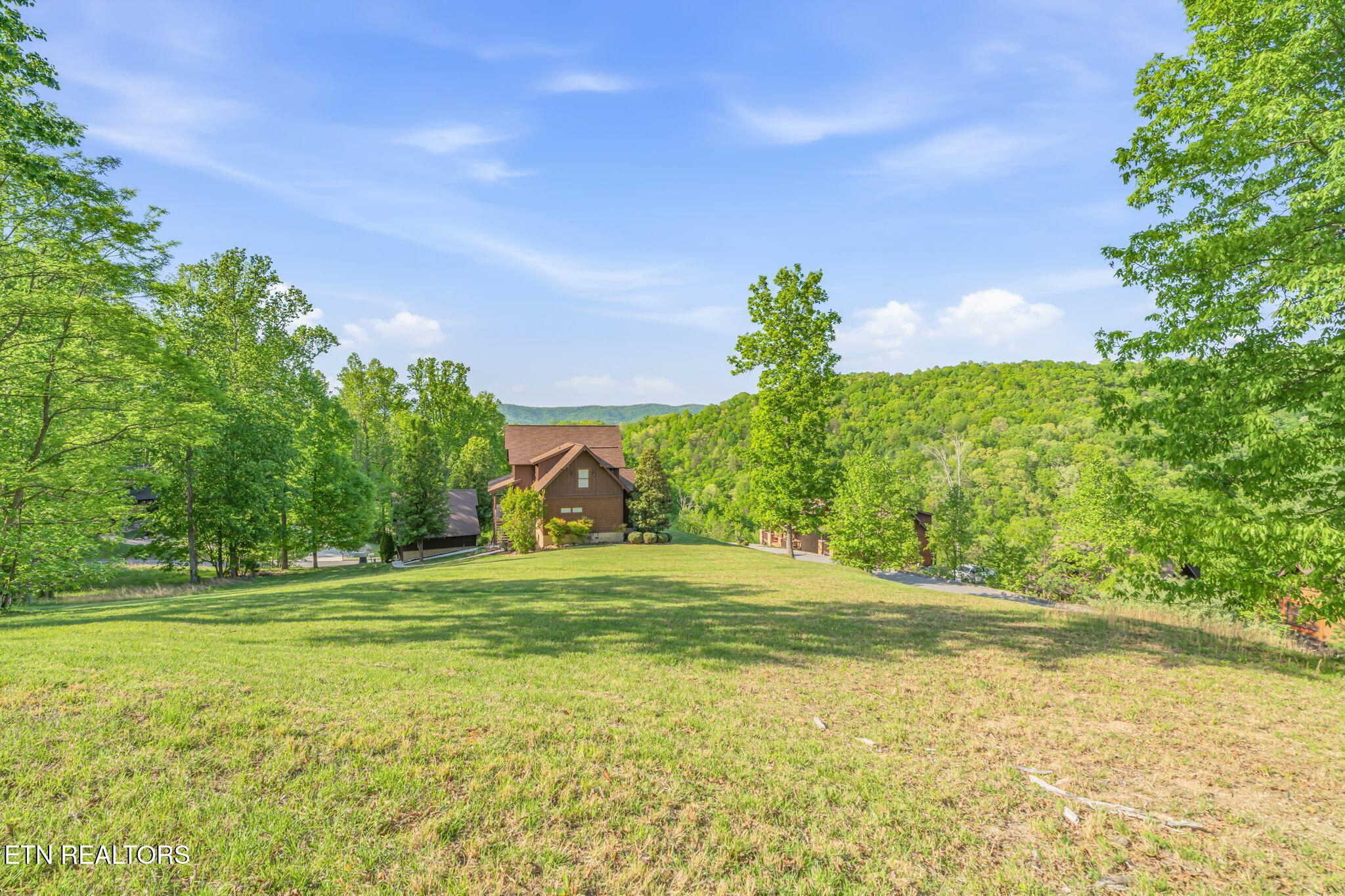 305 Foxwood Drive