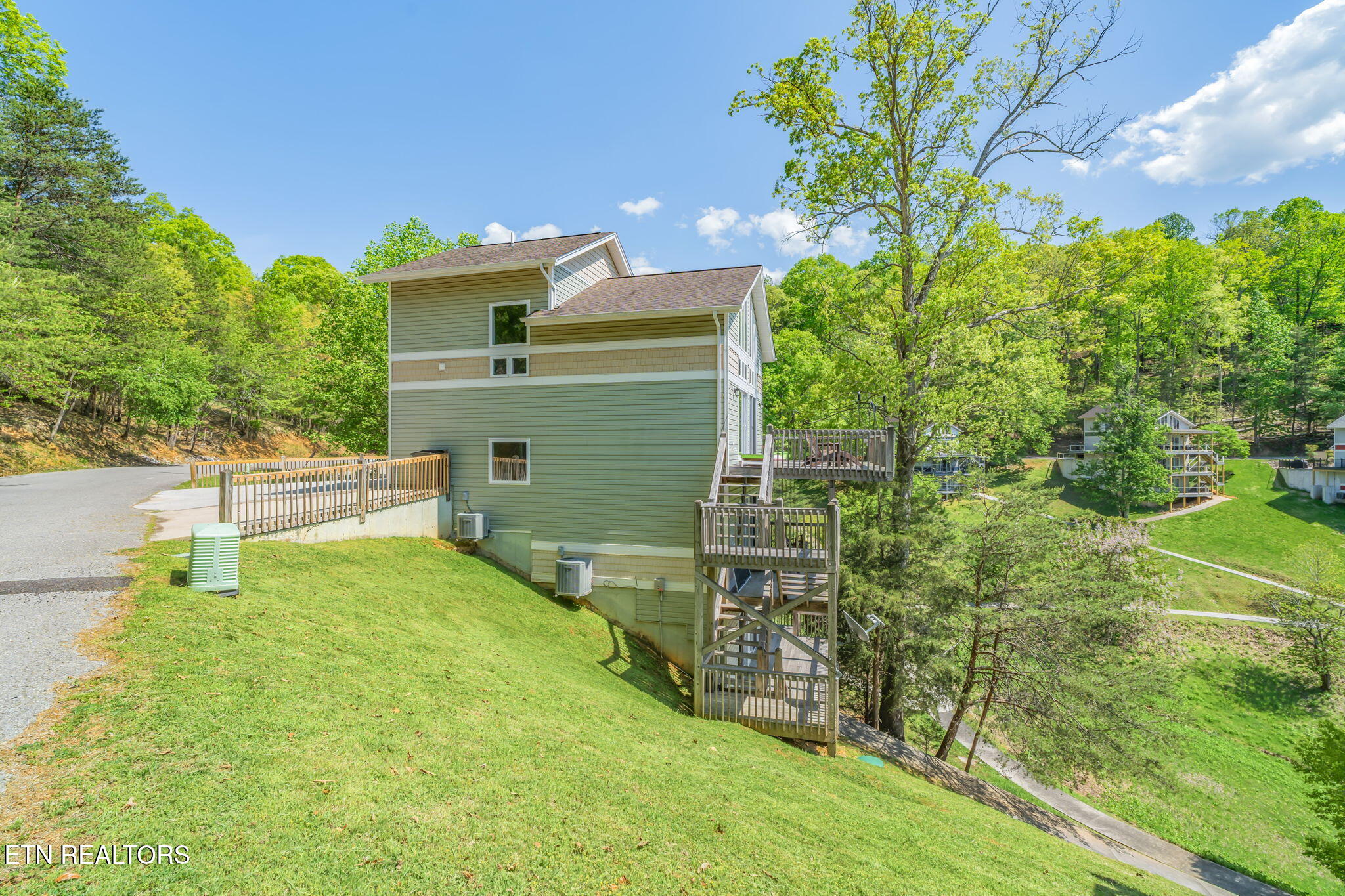 551 Deerwood Lane, LaFollette