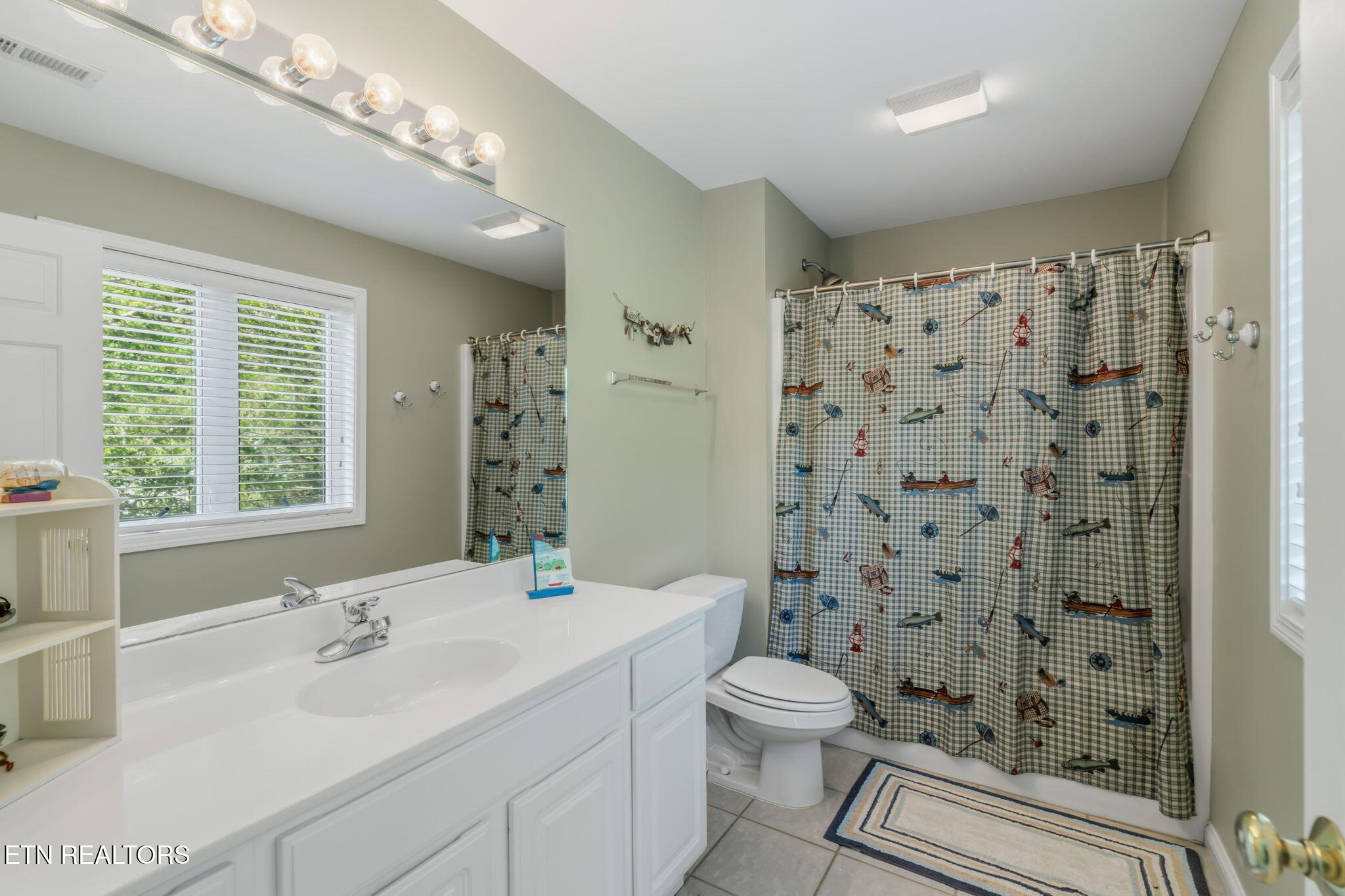 551 Deerwood Lane, LaFollette