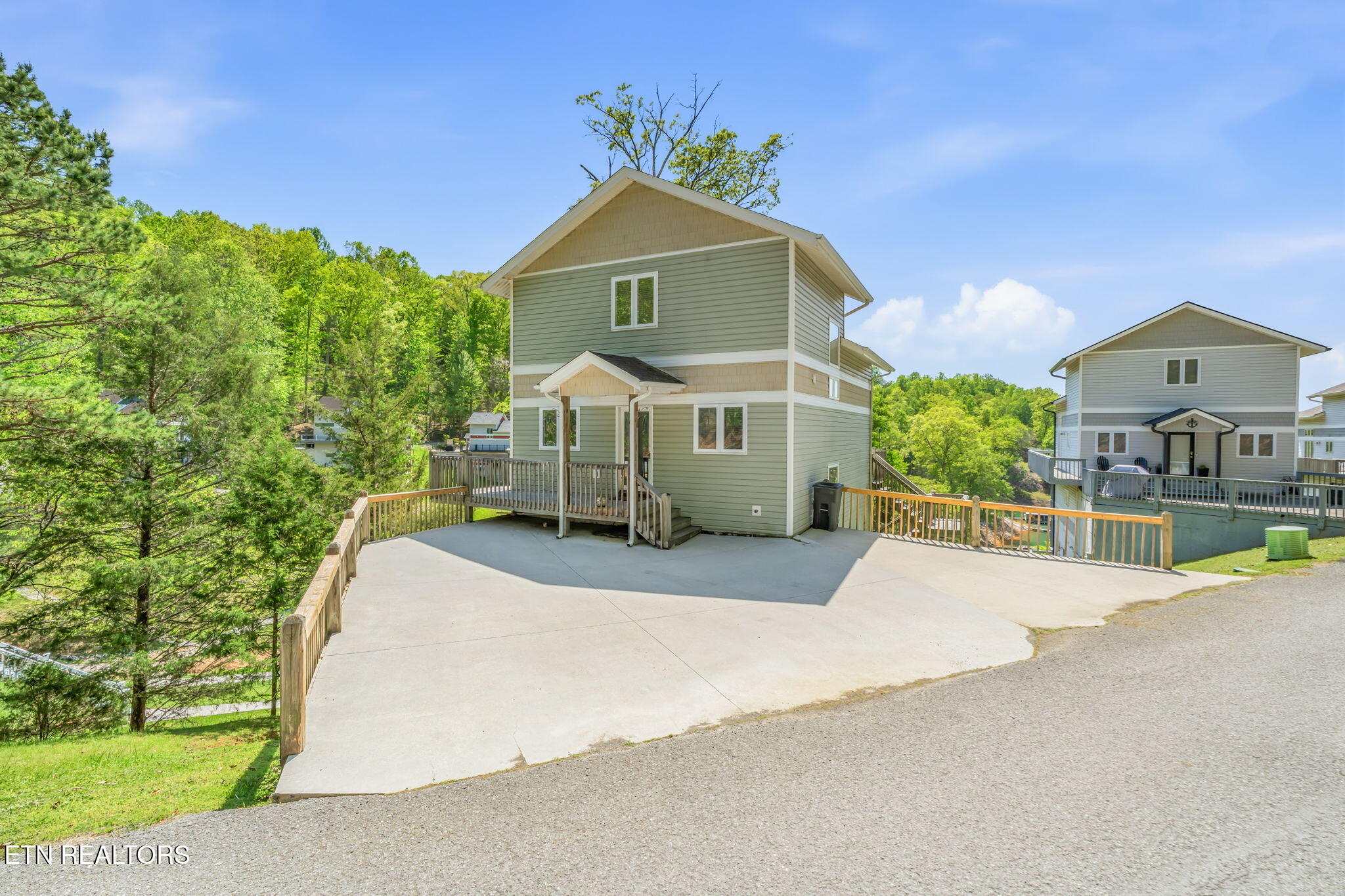551 Deerwood Lane, LaFollette
