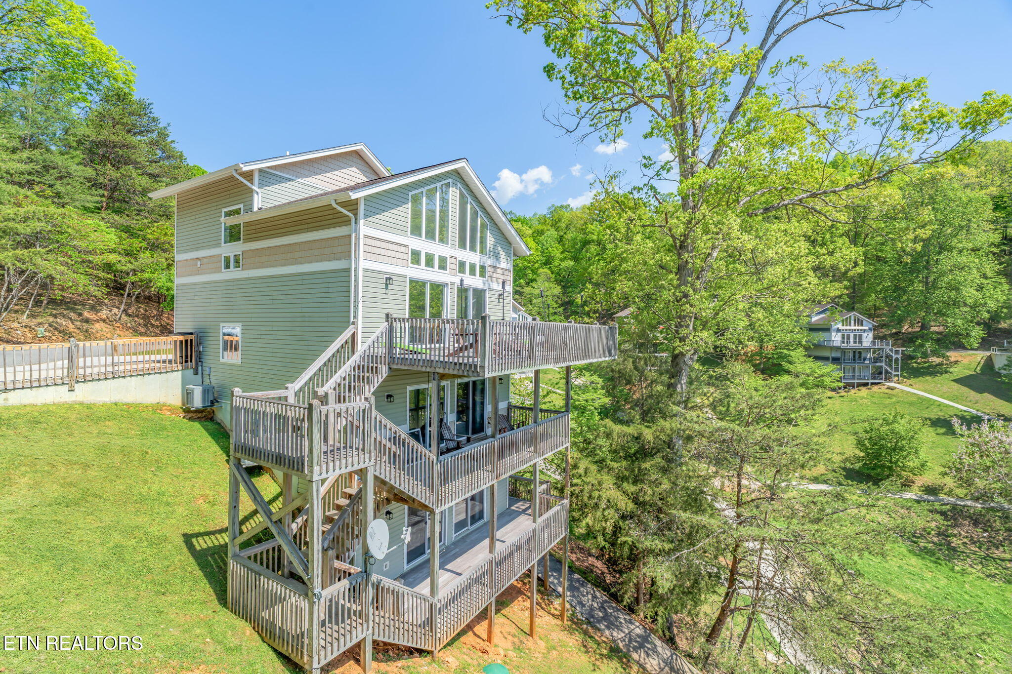 551 Deerwood Lane, LaFollette