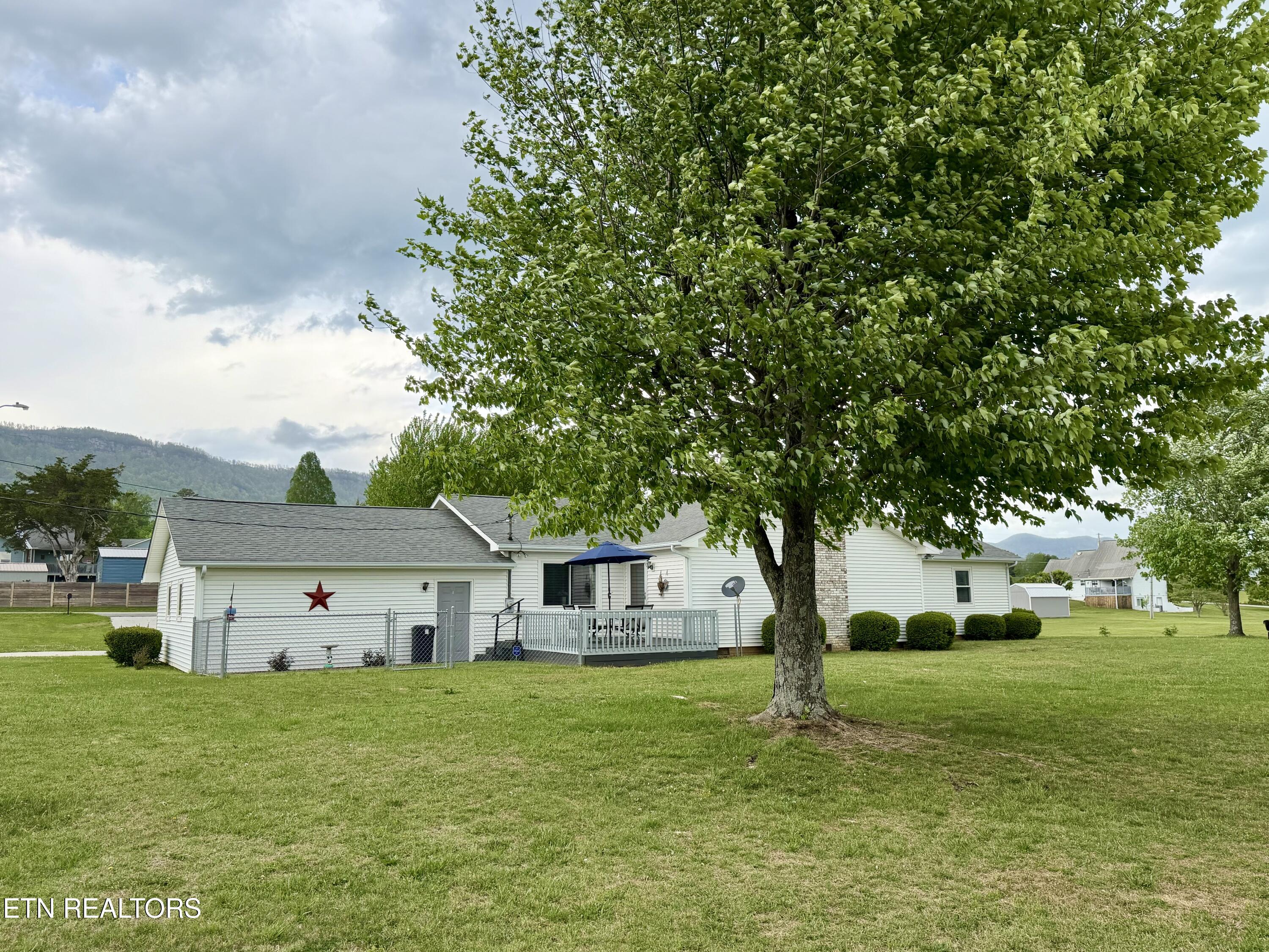 242 Thacker Drive, LaFollette