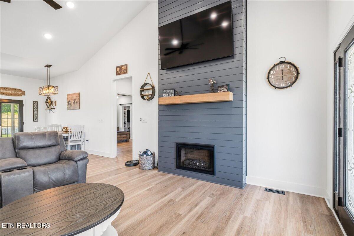 309 Greene Lane, LaFollette