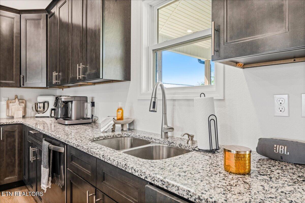 309 Greene Lane, LaFollette