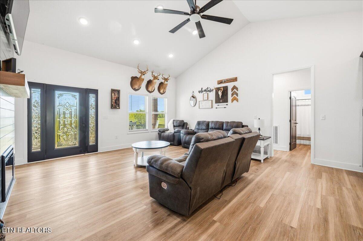 309 Greene Lane, LaFollette