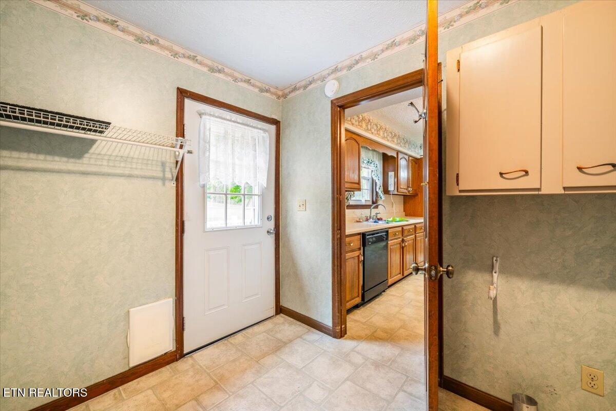 318 Springfield Drive, LaFollette