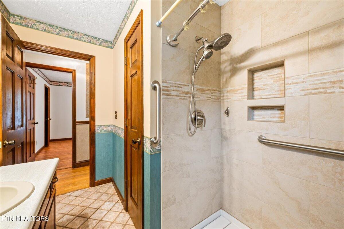 318 Springfield Drive, LaFollette