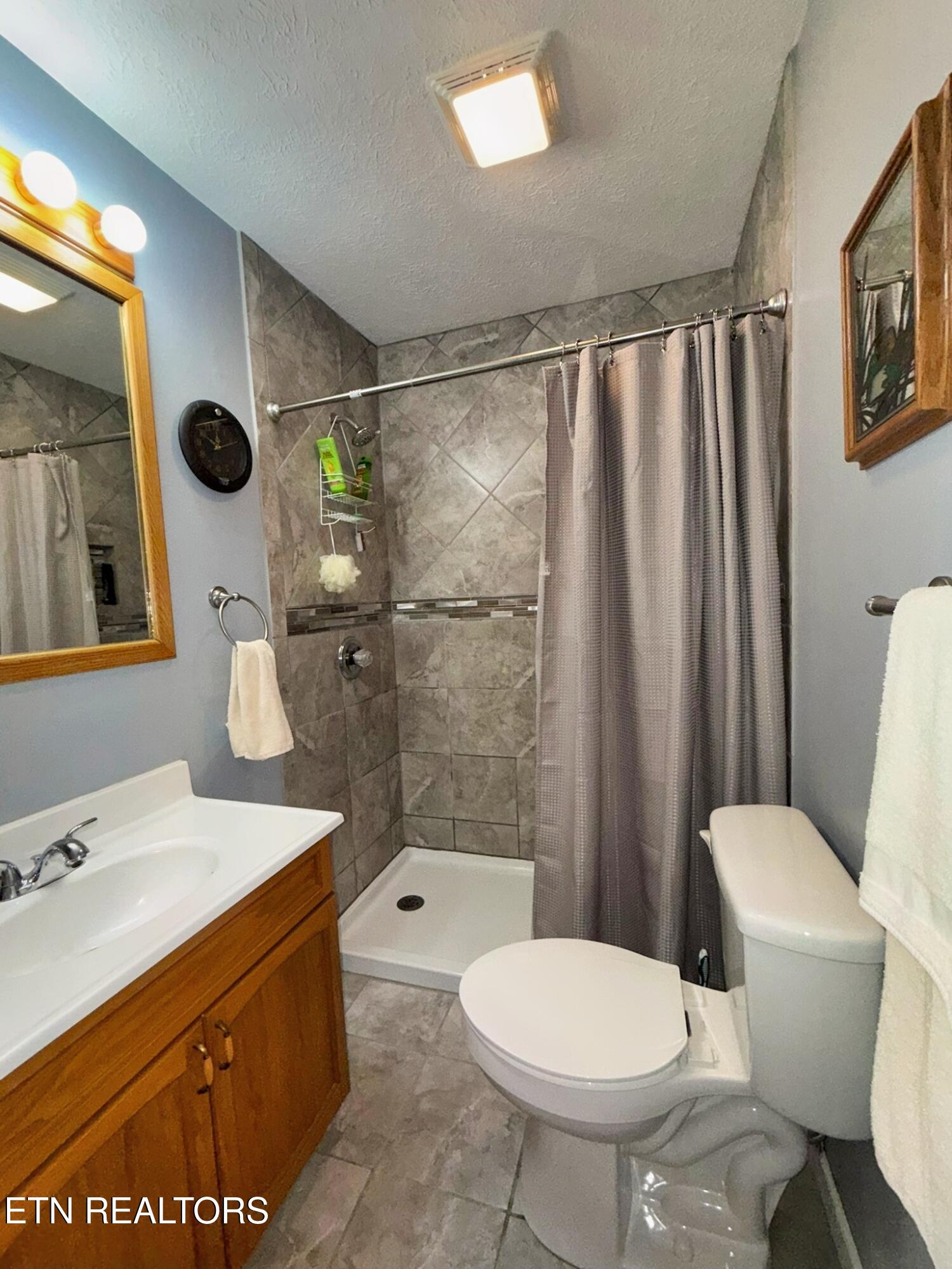 155 Valley View Rd, LaFollette