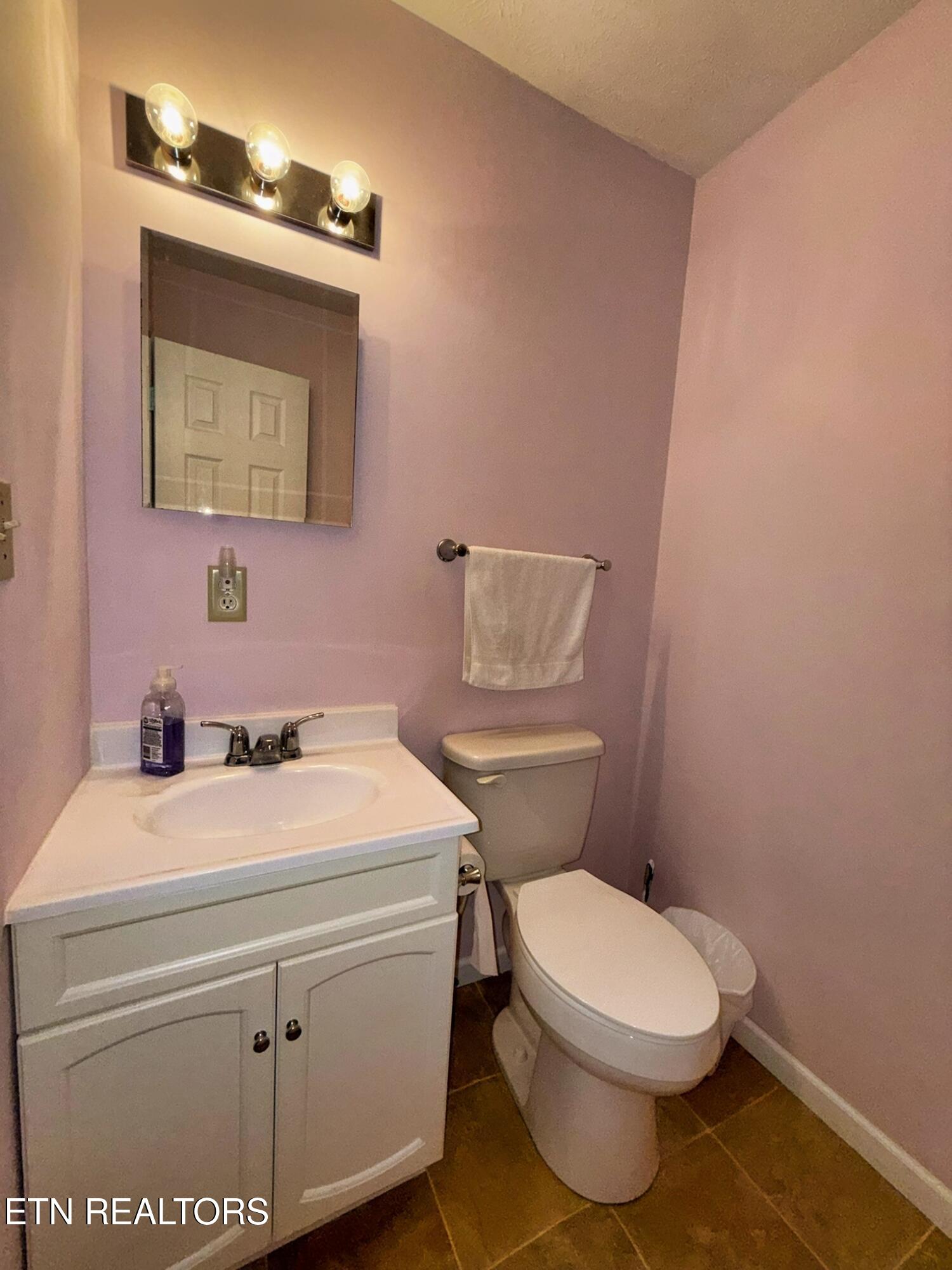 155 Valley View Rd, LaFollette