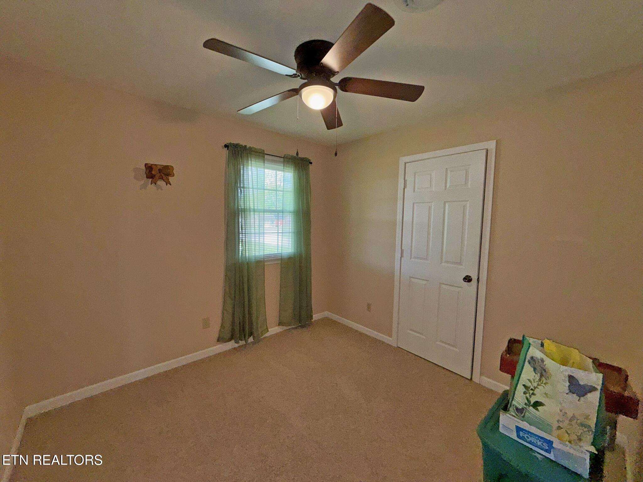 155 Valley View Rd, LaFollette