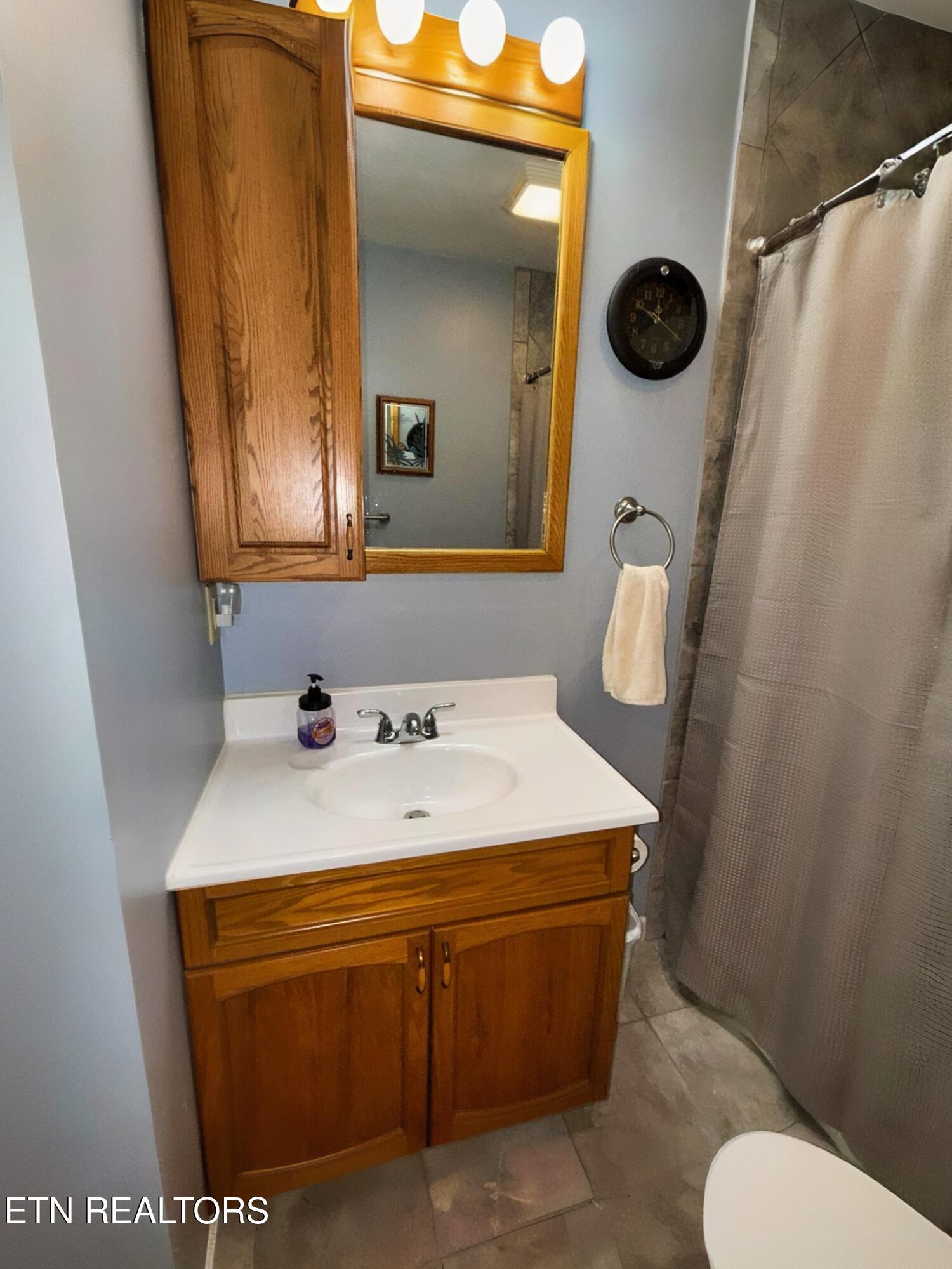 155 Valley View Rd, LaFollette