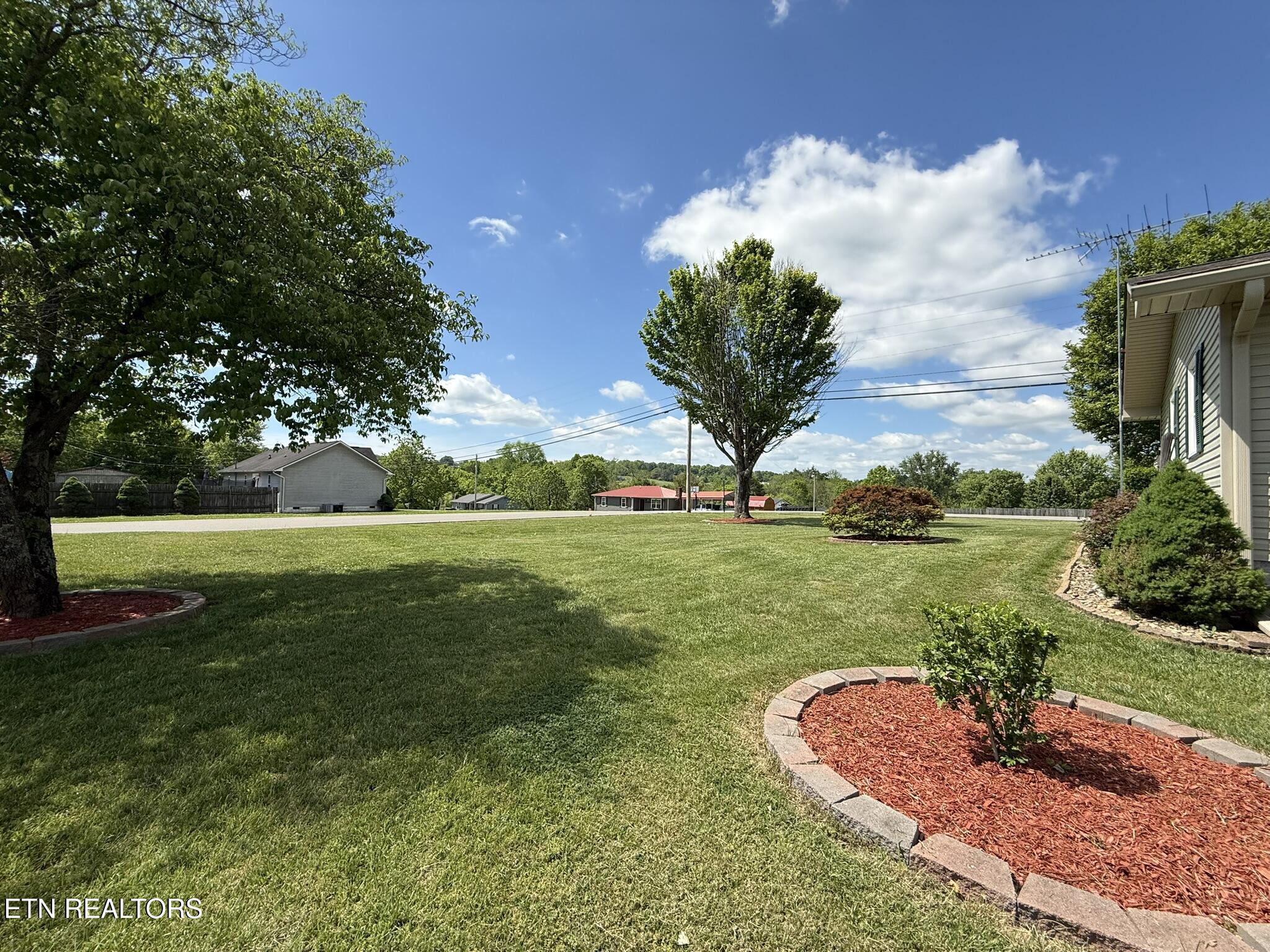 155 Valley View Rd, LaFollette